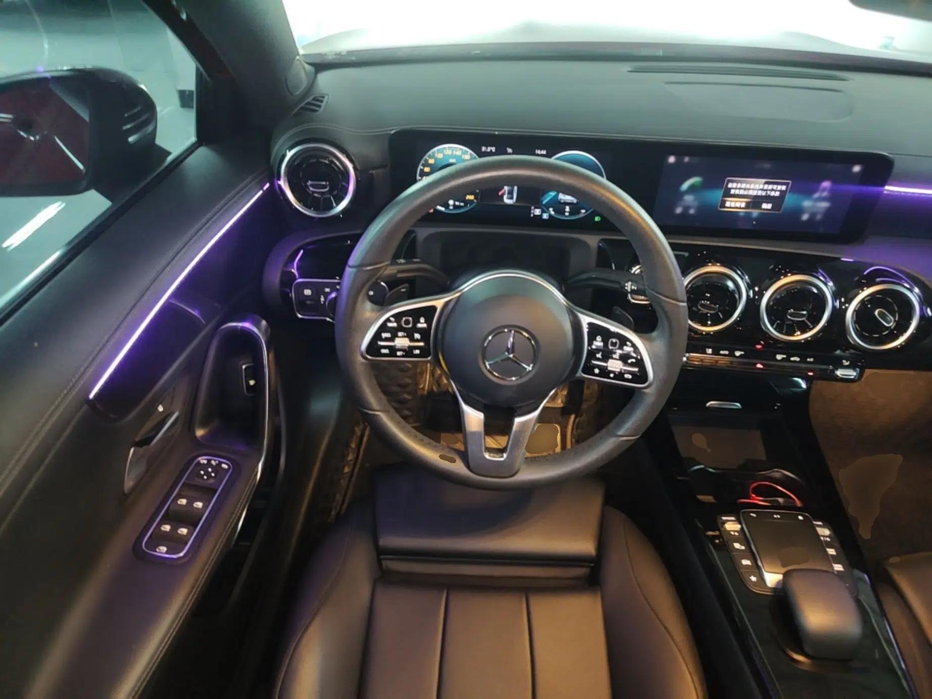 Mercedes-Benz A-Class 2022 A 200 L Sport Sedan Dynamic Model — миниатюра 18