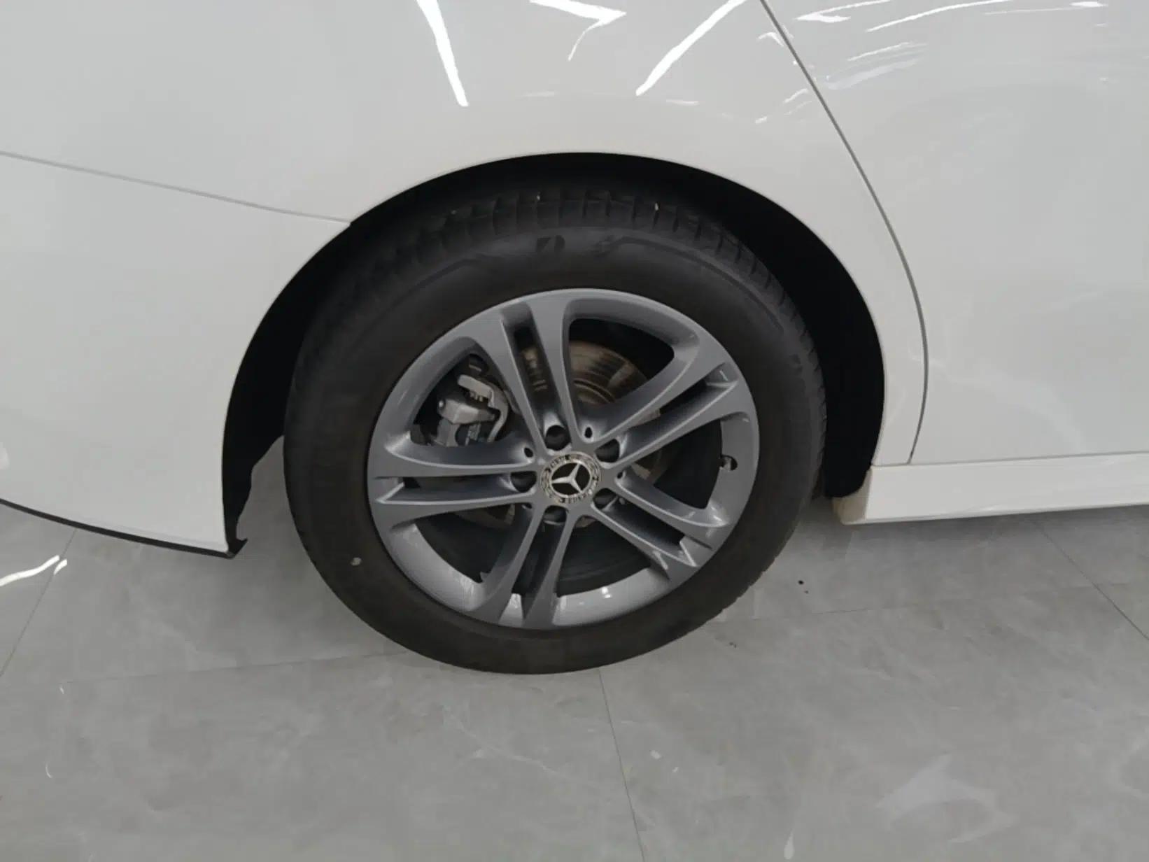 Mercedes-Benz A-Class 2021 Restyled A 180 L Sport Sedan — миниатюра 11