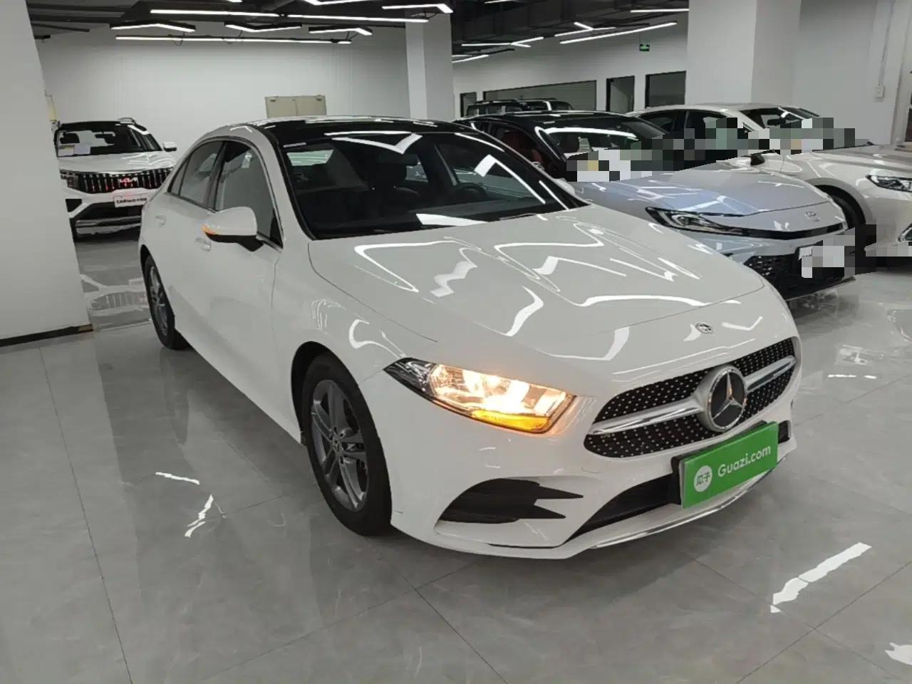 Mercedes-Benz A-Class 2021 Restyled A 180 L Sport Sedan — миниатюра 3