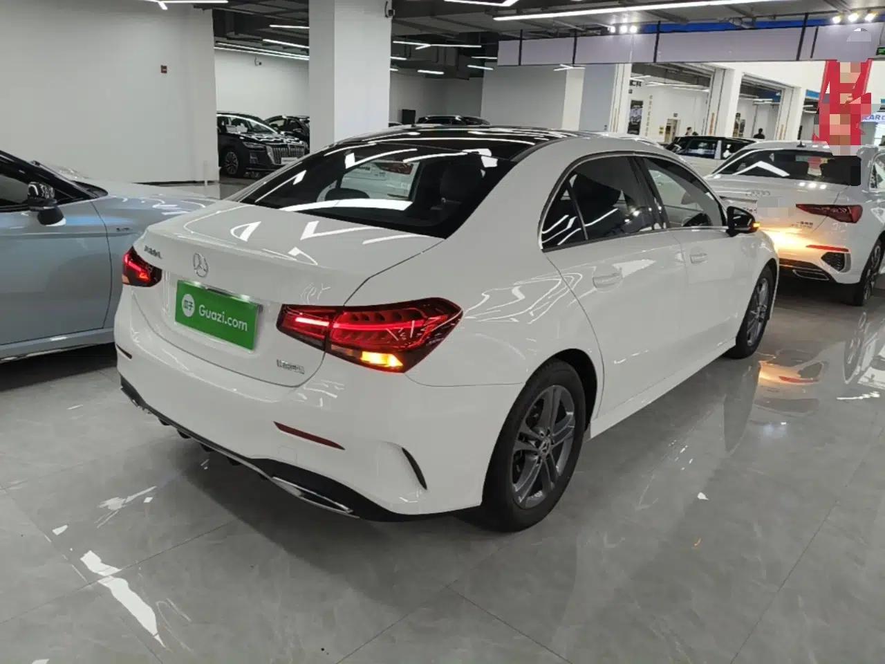 Mercedes-Benz A-Class 2021 Restyled A 180 L Sport Sedan — миниатюра 6