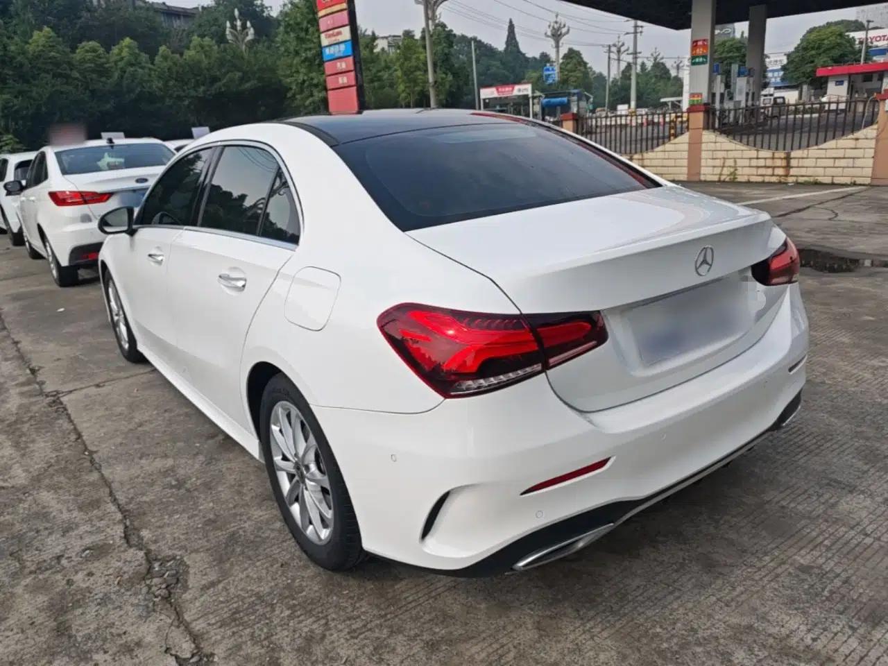 Mercedes-Benz A-Class 2020 Restyled A 200 L Sport Sedan Fashion Version — миниатюра 4