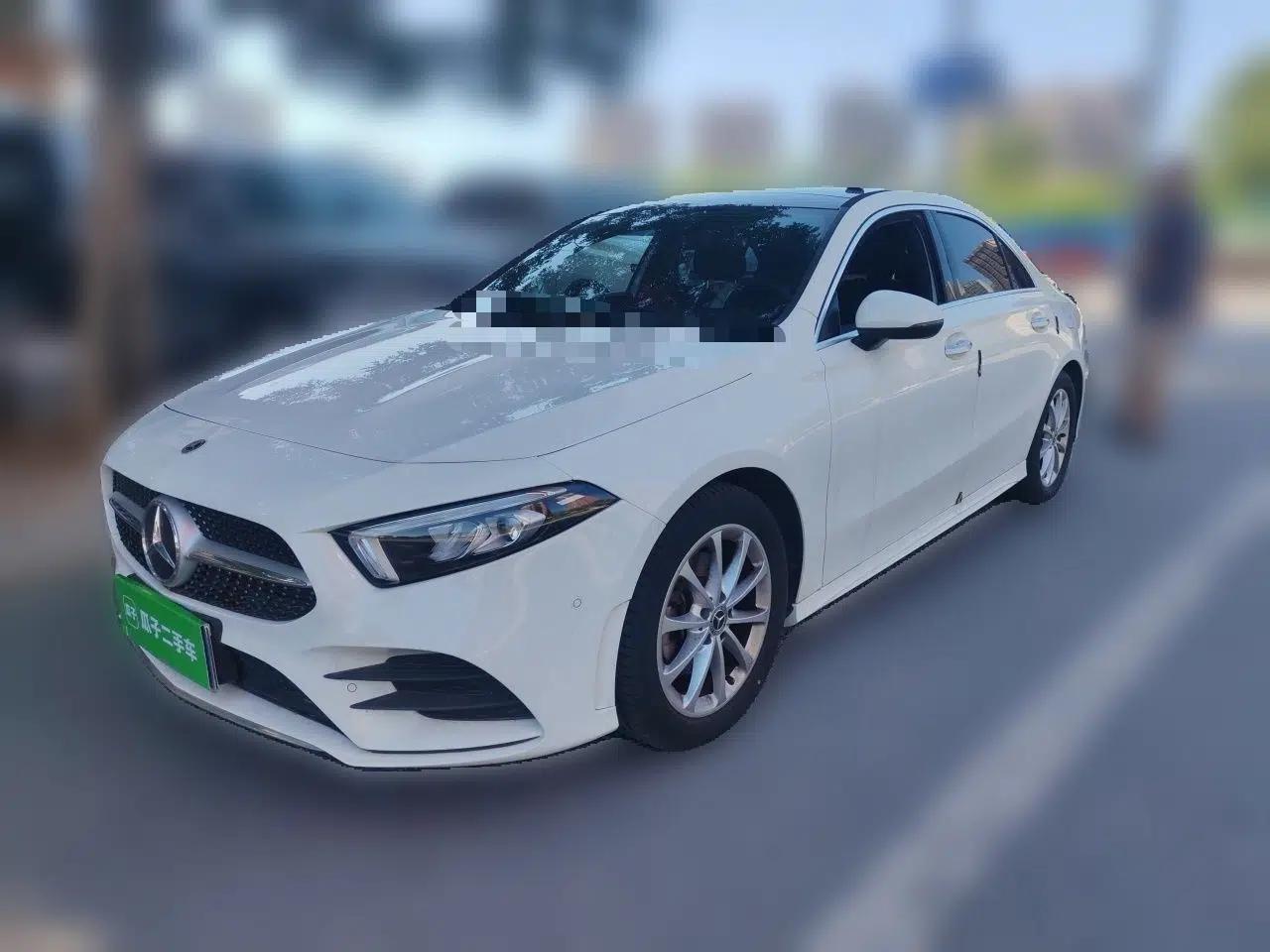 Mercedes-Benz A-Class 2022 A 200 L Sport Sedan Dynamic Model — миниатюра 1