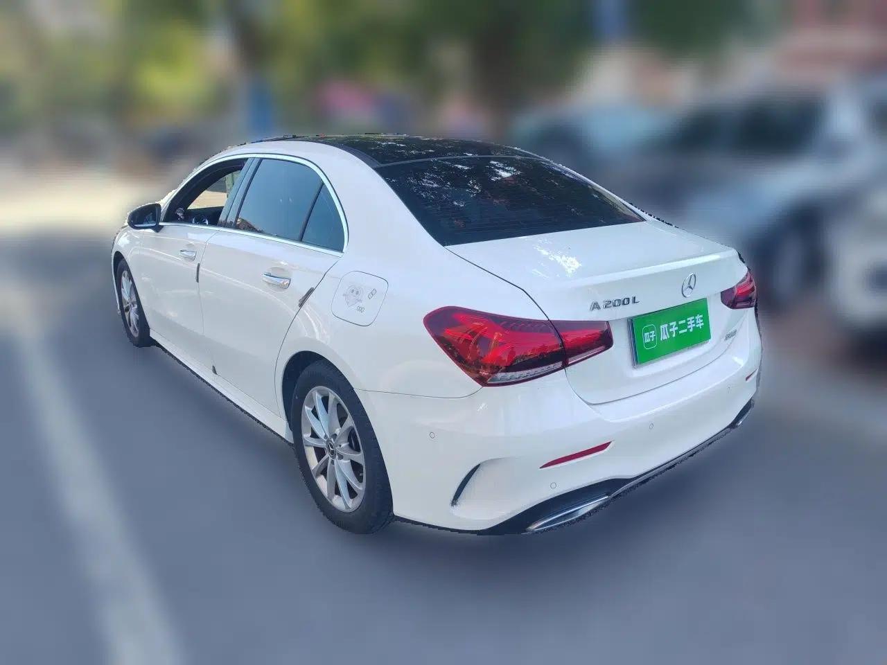 Mercedes-Benz A-Class 2022 A 200 L Sport Sedan Dynamic Model — миниатюра 4