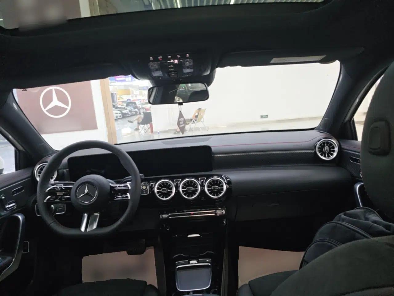 Mercedes-Benz A-Class 2025 Facelifted A 200 L Fashion Edition — миниатюра 12