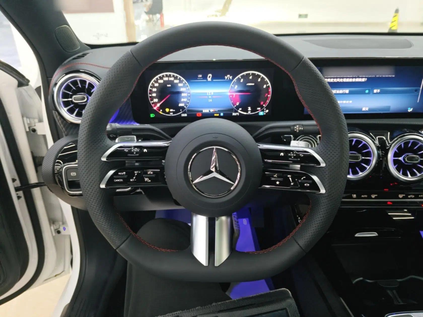 Mercedes-Benz A-Class 2025 Facelifted A 200 L Fashion Edition — миниатюра 13