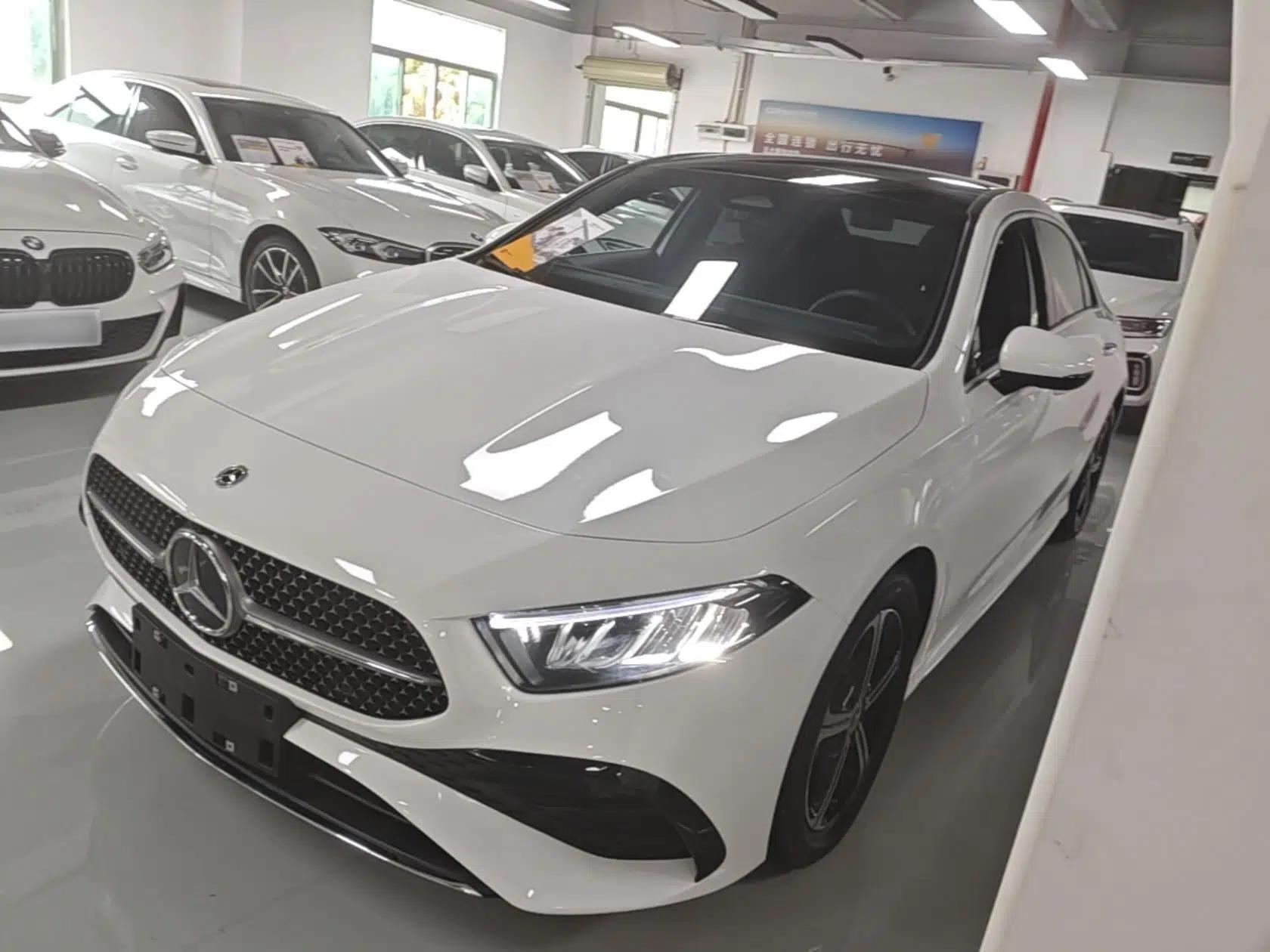 Mercedes-Benz A-Class 2023 A 200 L Fashion Model — миниатюра 1