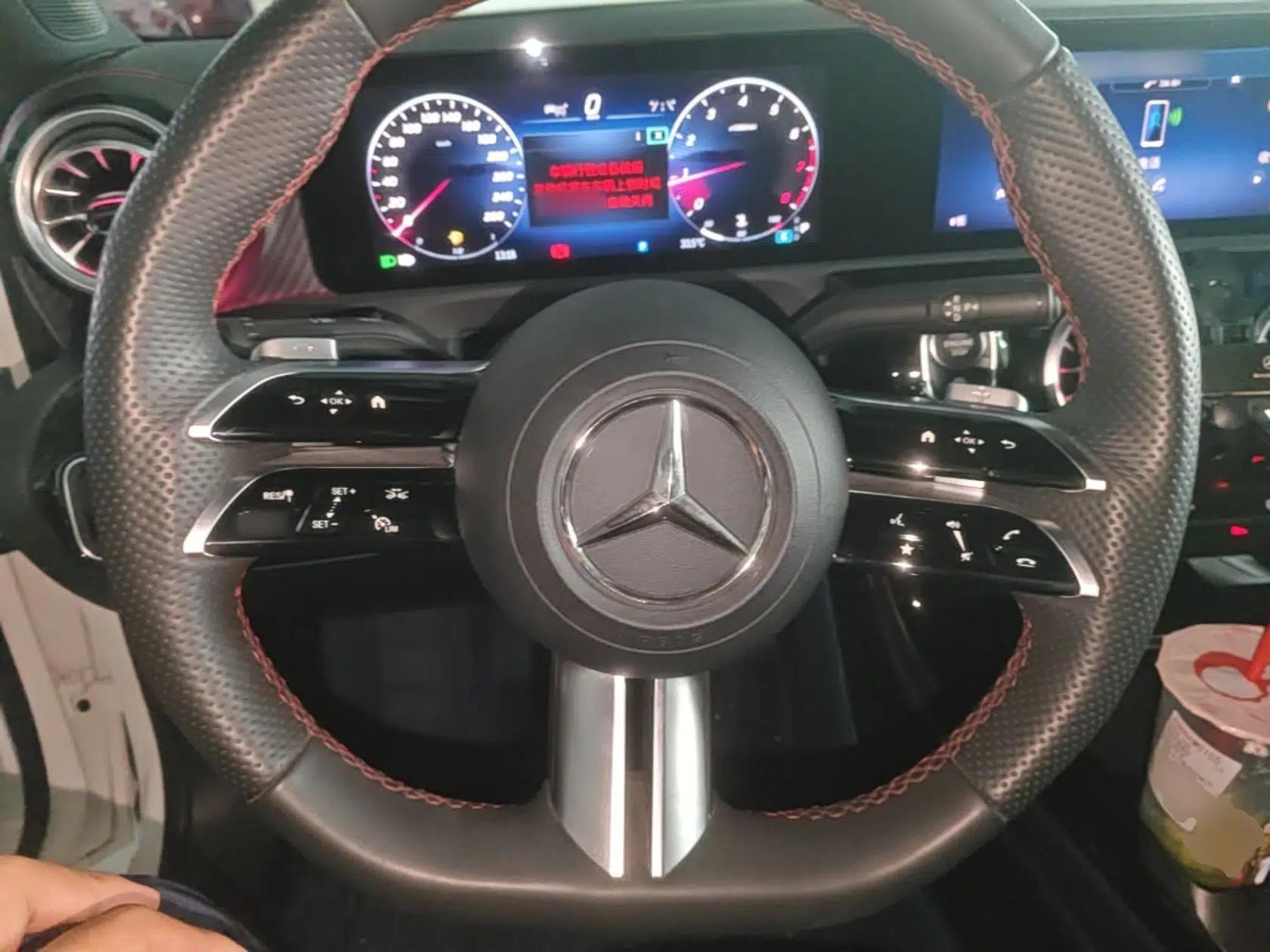 Mercedes-Benz A-Class 2023 A 200 L Fashion Model — миниатюра 18