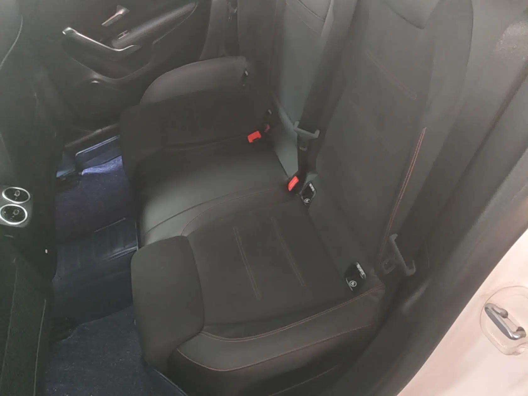 Mercedes-Benz A-Class 2023 A 200 L Fashion Model — миниатюра 25