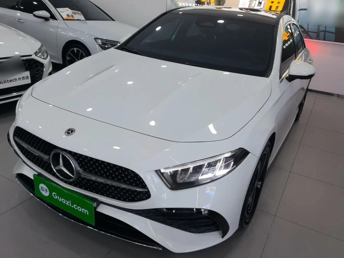 Mercedes-Benz A-Class 2022 Revised Version A 200 L Sport Sedan Fashionable Style — миниатюра 1
