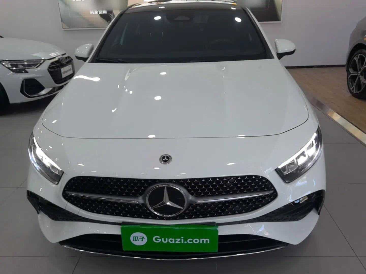 Mercedes-Benz A-Class 2022 Revised Version A 200 L Sport Sedan Fashionable Style — миниатюра 2