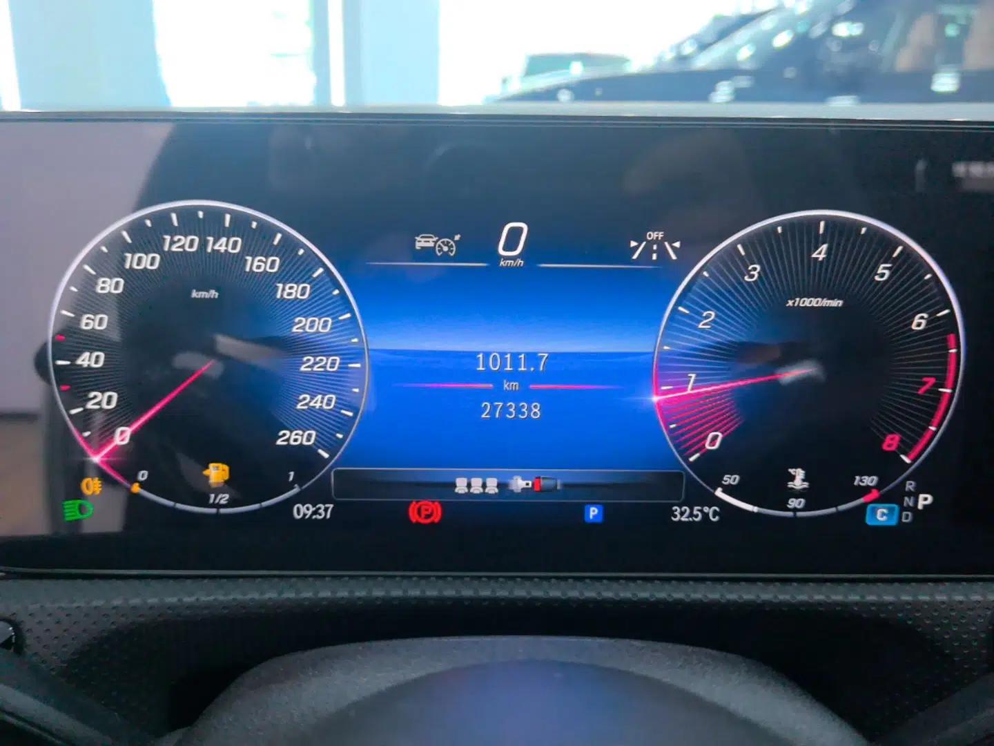 Mercedes-Benz A-Class 2022 Revised Version A 200 L Sport Sedan Fashionable Style — миниатюра 14