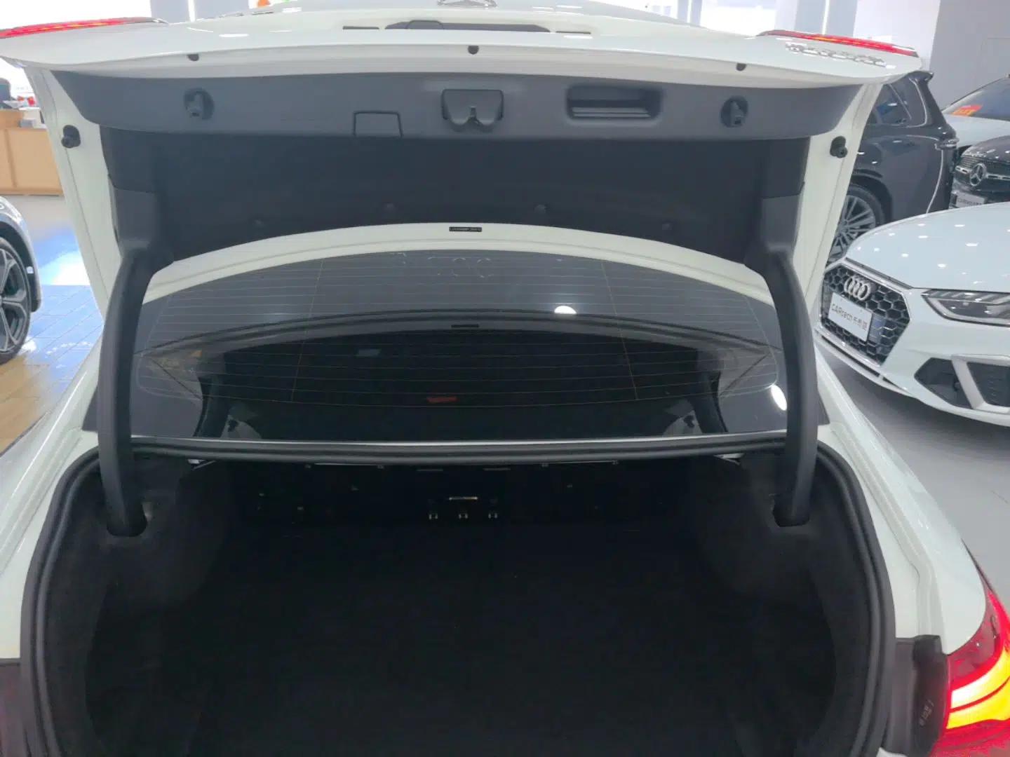 Mercedes-Benz A-Class 2022 Revised Version A 200 L Sport Sedan Fashionable Style — миниатюра 22