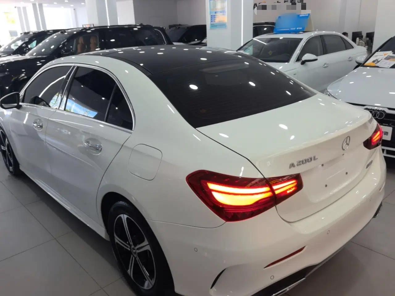 Mercedes-Benz A-Class 2022 Revised Version A 200 L Sport Sedan Fashionable Style — миниатюра 4