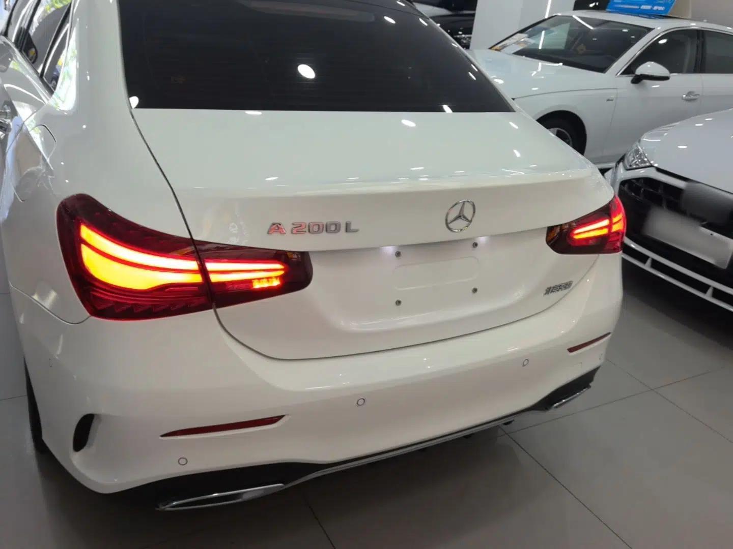Mercedes-Benz A-Class 2022 Revised Version A 200 L Sport Sedan Fashionable Style — миниатюра 5