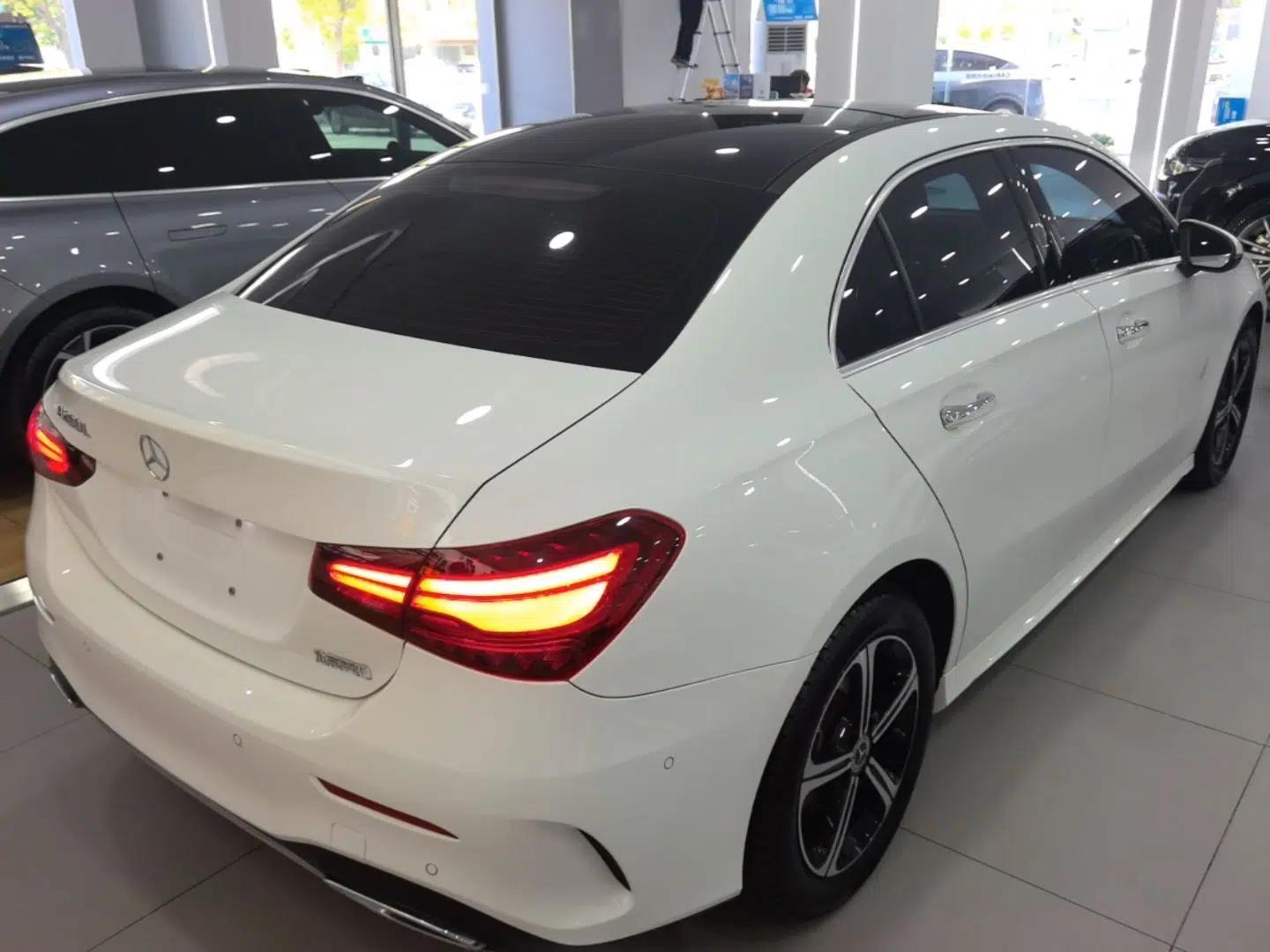 Mercedes-Benz A-Class 2022 Revised Version A 200 L Sport Sedan Fashionable Style — миниатюра 6