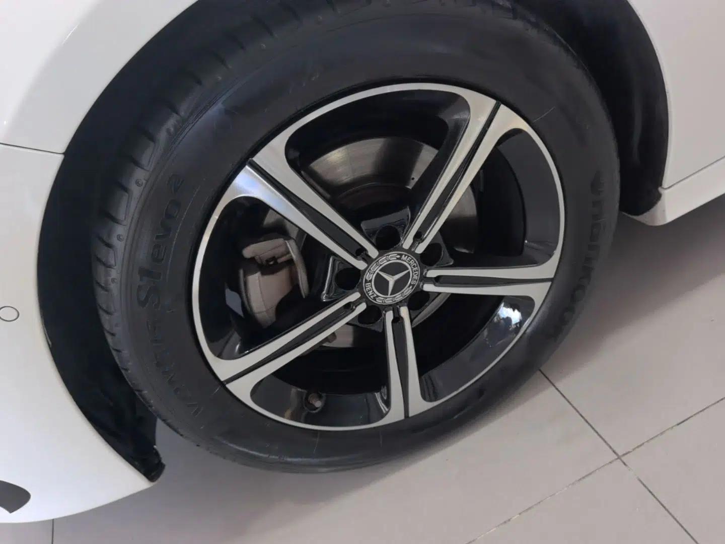 Mercedes-Benz A-Class 2022 Revised Version A 200 L Sport Sedan Fashionable Style — миниатюра 10
