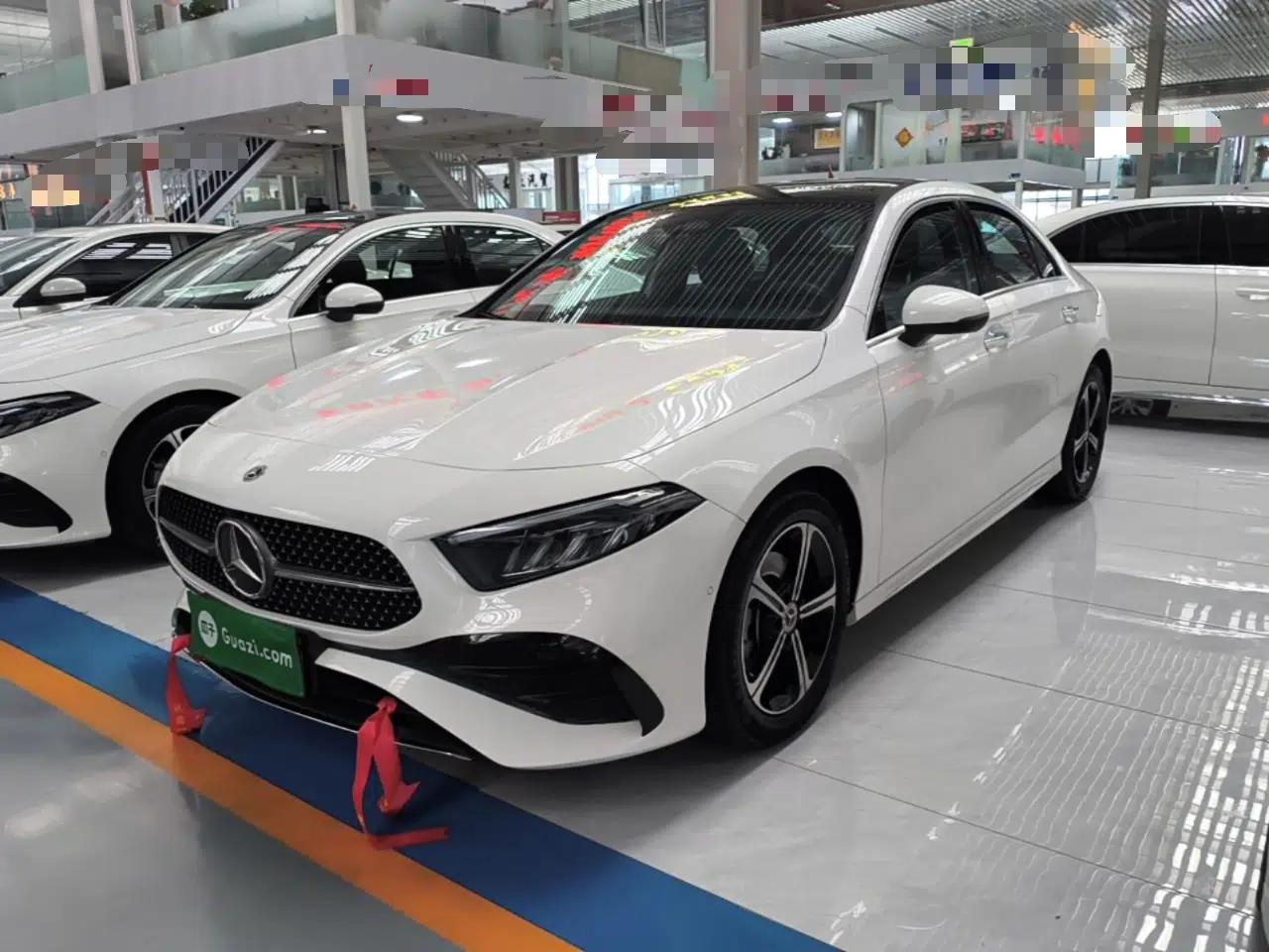 Mercedes-Benz A-Class 2023 A 200 L Fashion Model — миниатюра 1