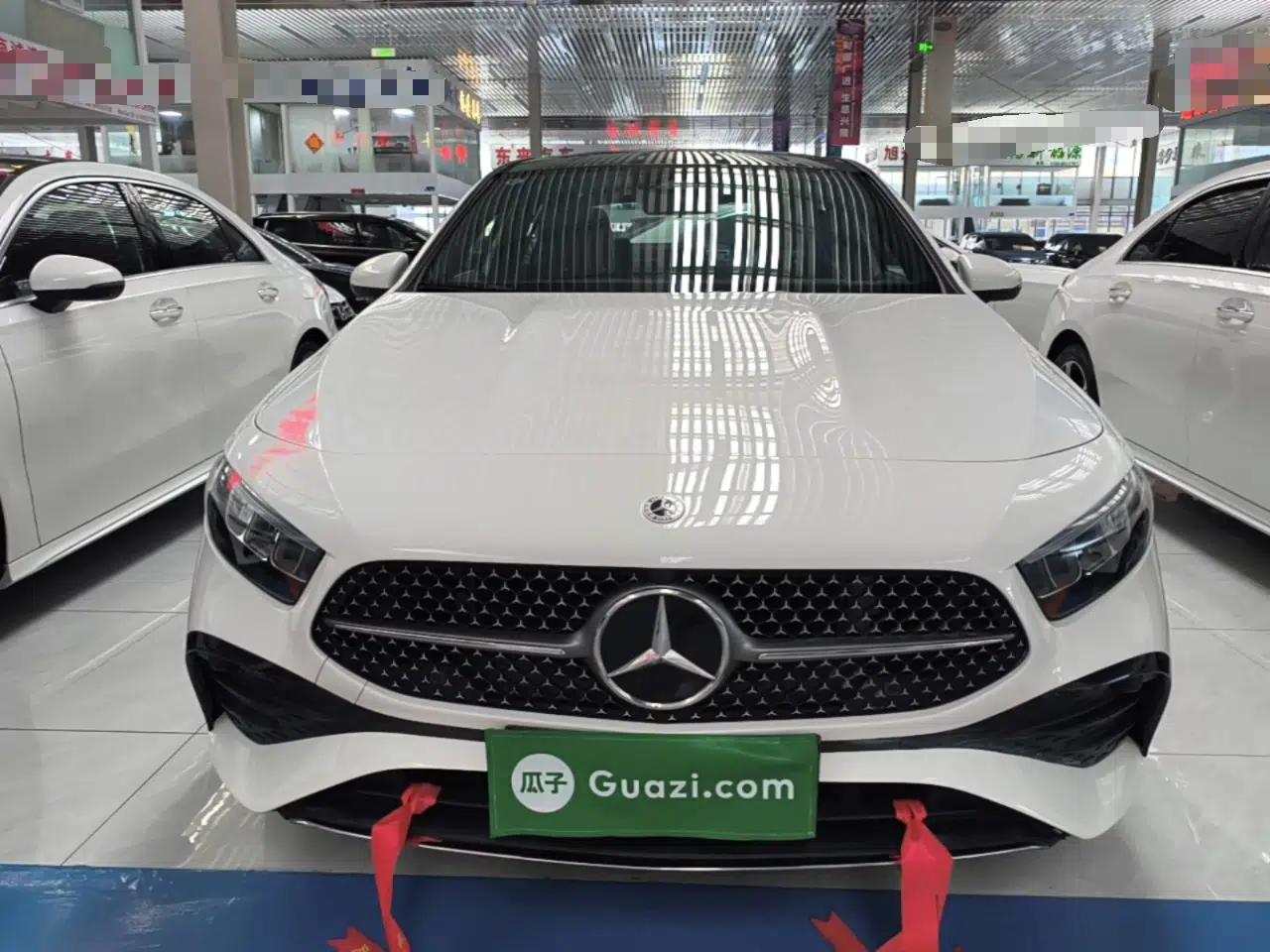 Mercedes-Benz A-Class 2023 A 200 L Fashion Model — миниатюра 2