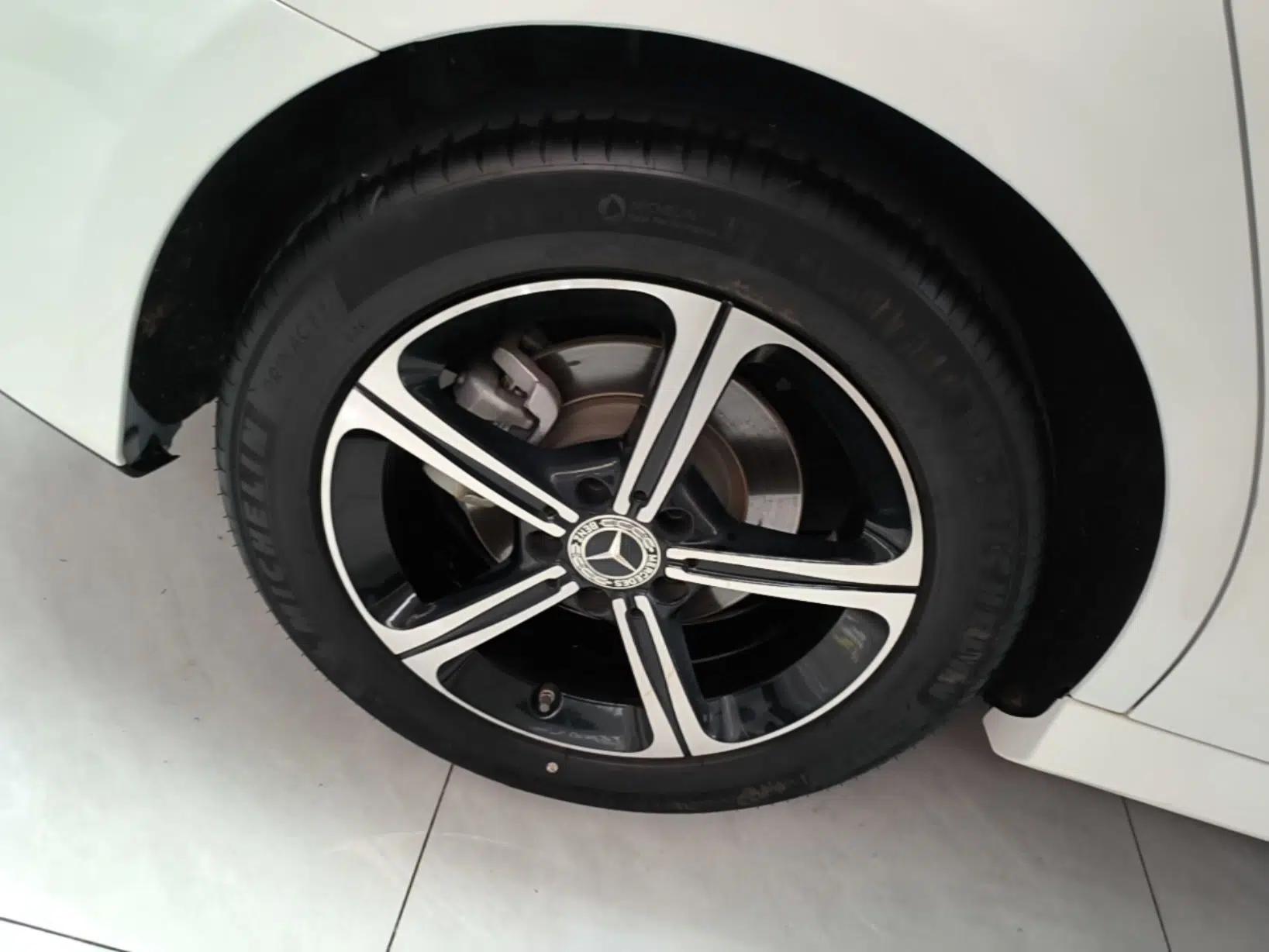Mercedes-Benz A-Class 2023 A 200 L Fashion Model — миниатюра 16