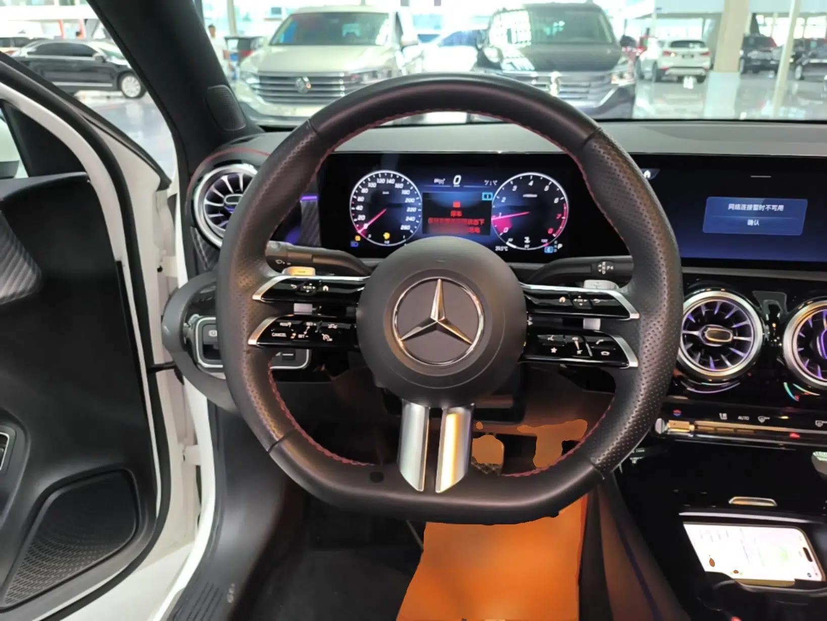 Mercedes-Benz A-Class 2023 A 200 L Fashion Model — миниатюра 18