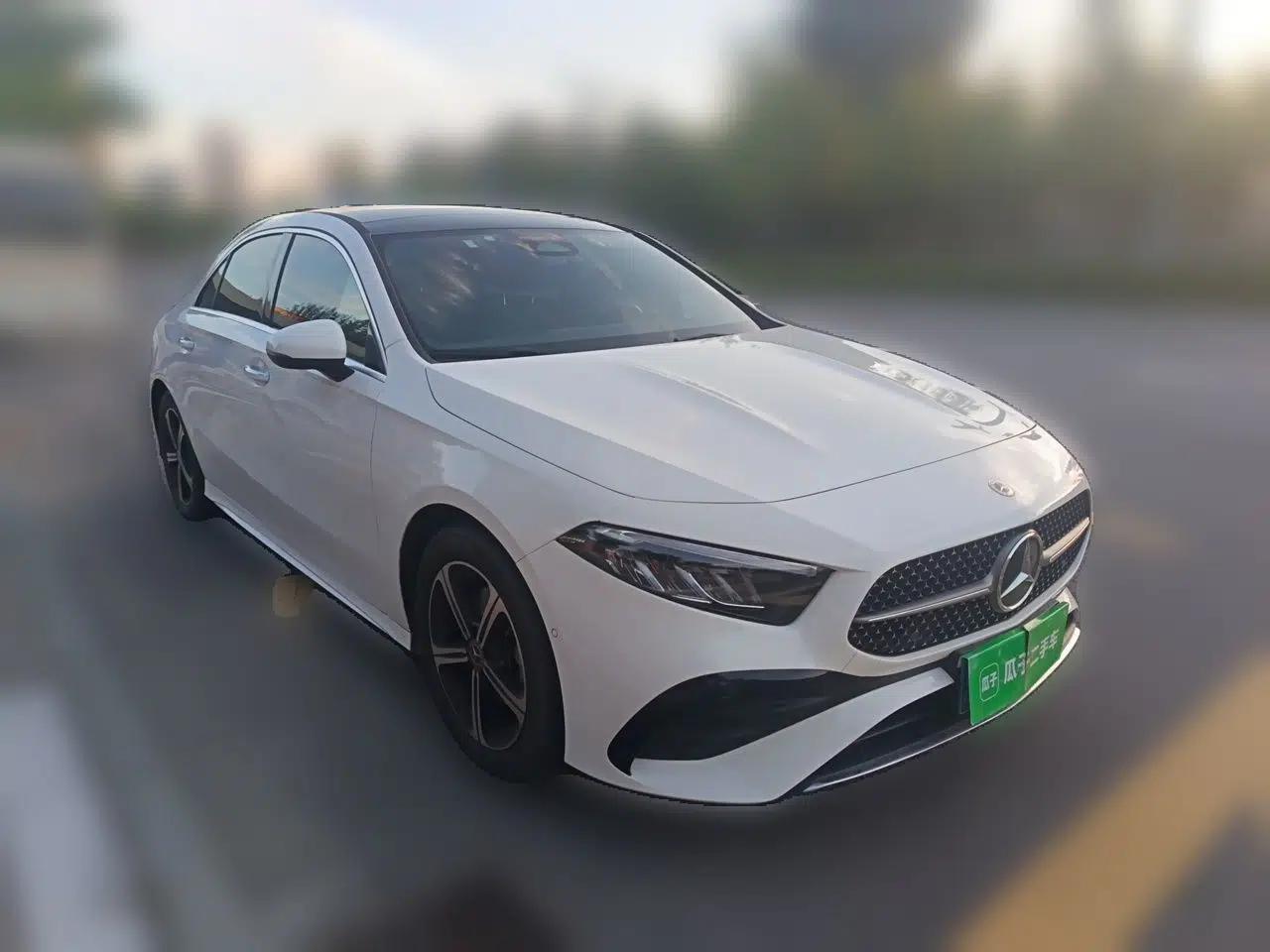 Mercedes-Benz A-Class 2023 A 200 L Fashion Model — миниатюра 3