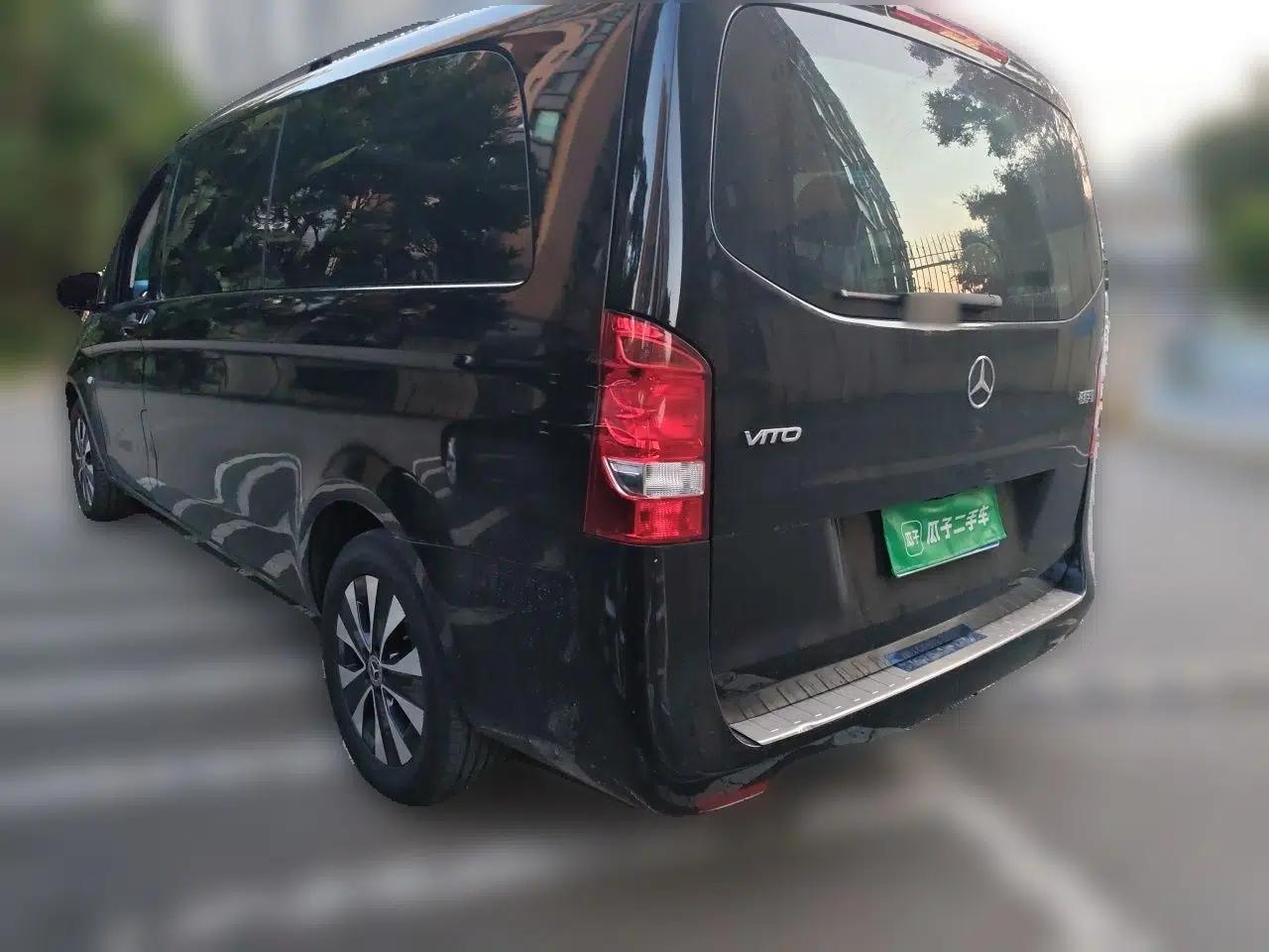 Mercedes-Benz Vito 2021 2.0T Elite Version 7 Seats — миниатюра 4