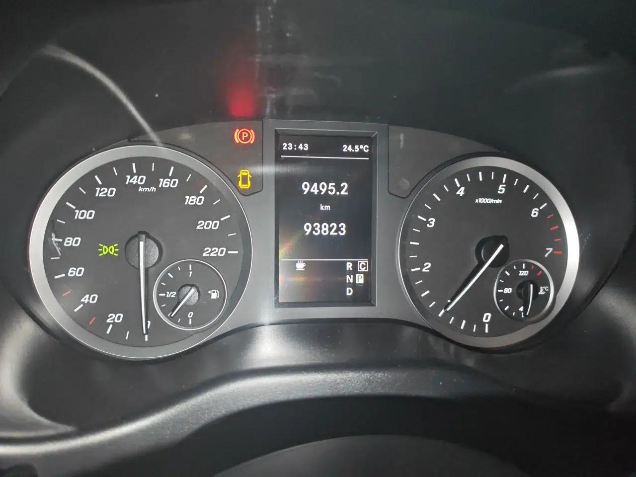 Mercedes-Benz Vito 2020 2.0T Elite Version 7 Seats — миниатюра 12