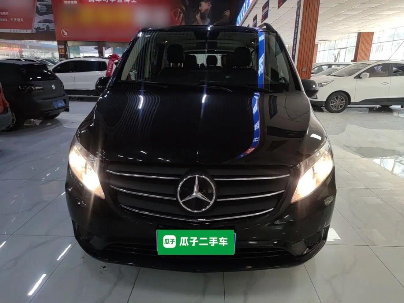 Mercedes-Benz Vito 2023 2.0T Business Version 7 Seats — миниатюра 2
