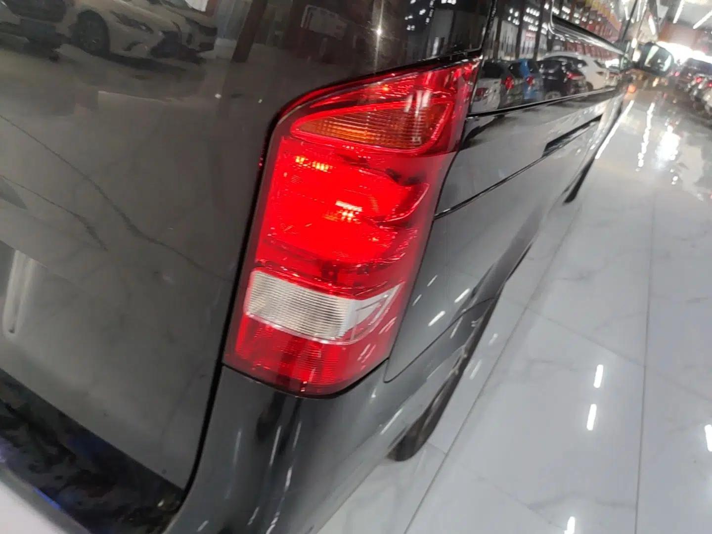 Mercedes-Benz Vito 2023 2.0T Business Version 7 Seats — миниатюра 14
