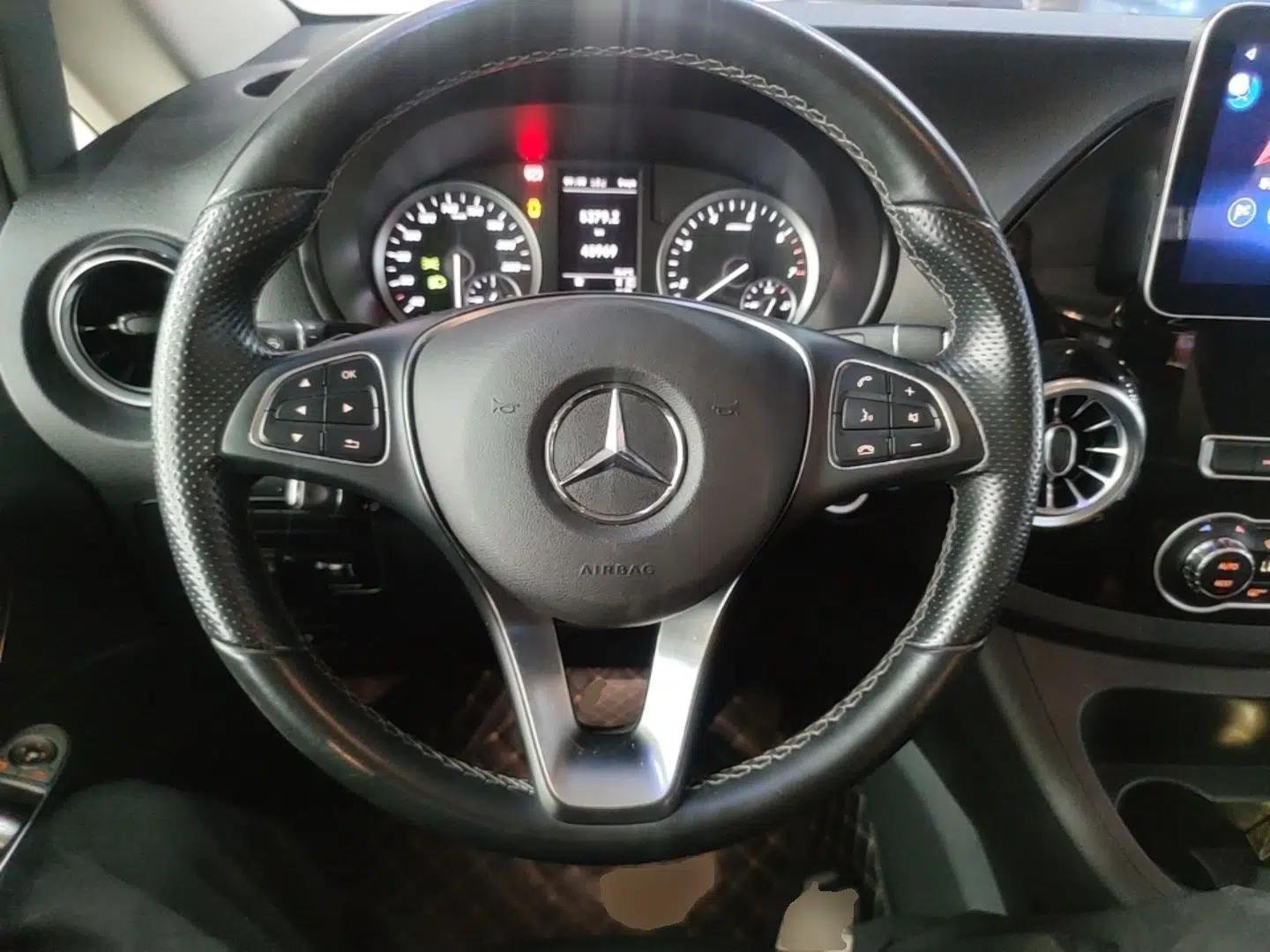 Mercedes-Benz Vito 2023 2.0T Business Version 7 Seats — миниатюра 18