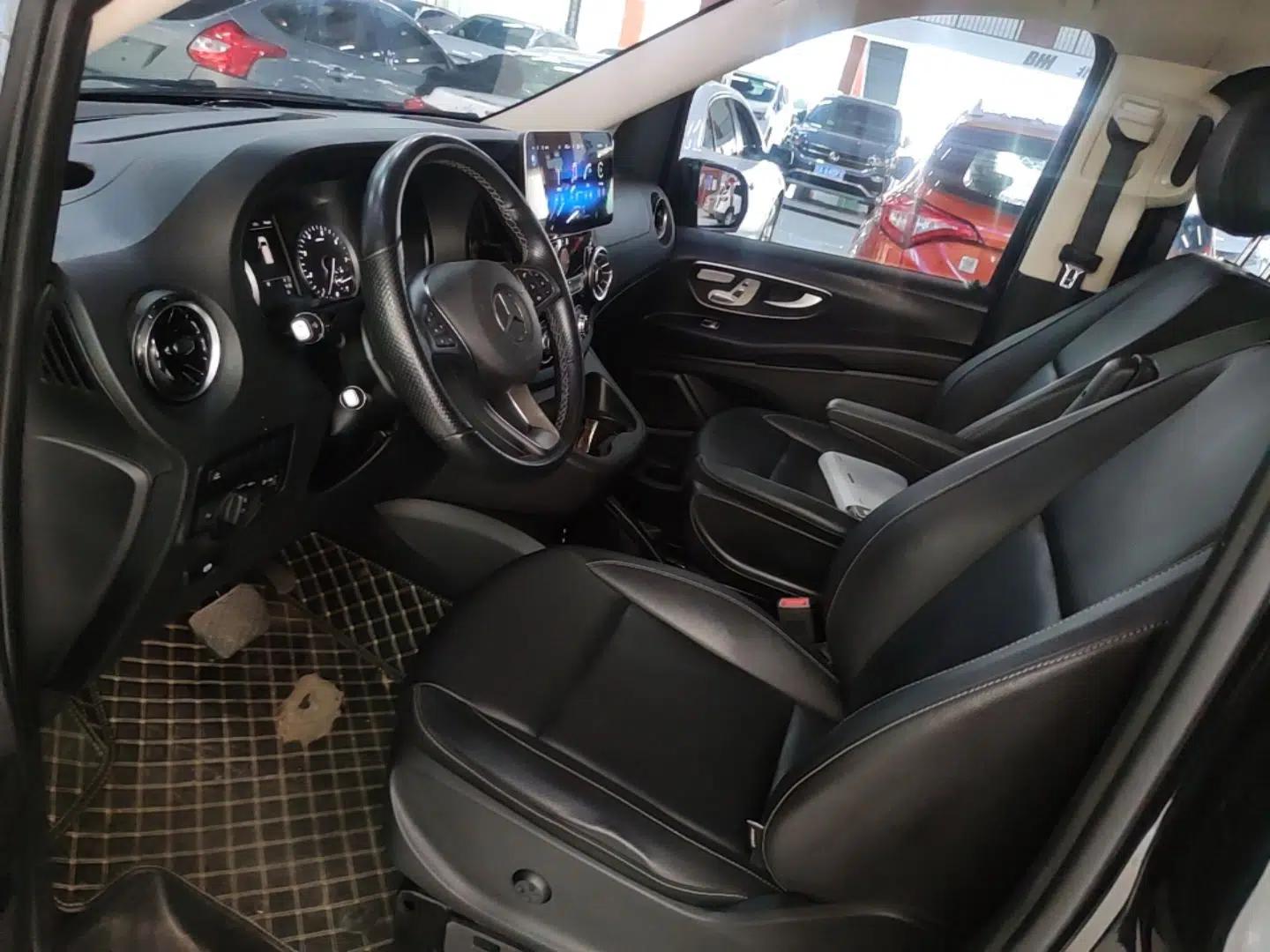 Mercedes-Benz Vito 2023 2.0T Business Version 7 Seats — миниатюра 22