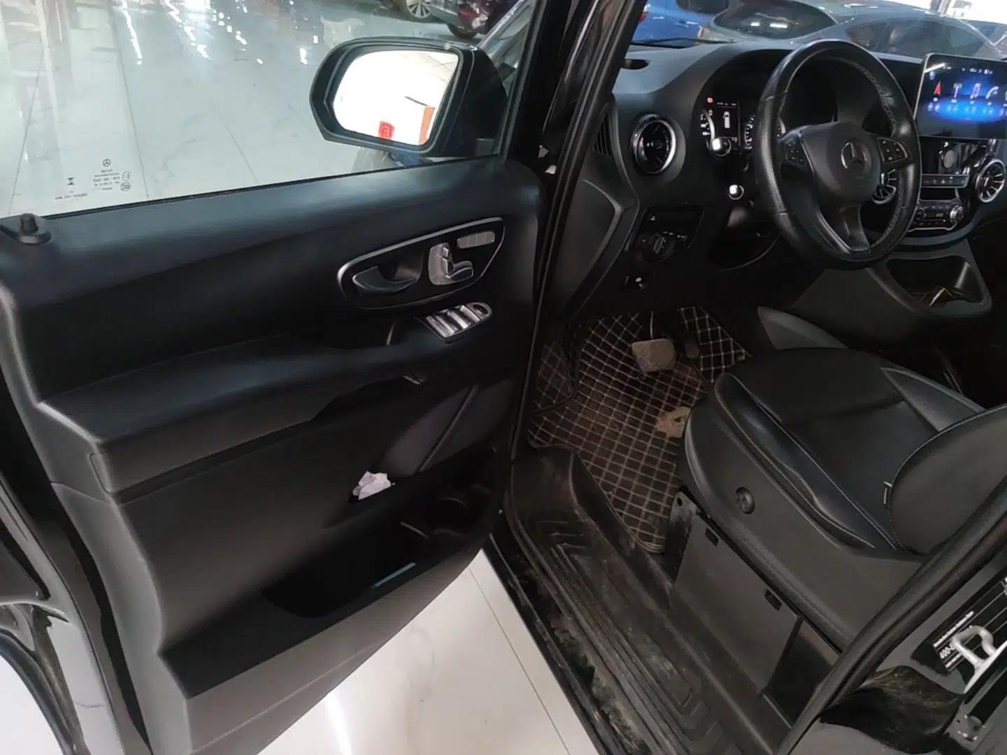 Mercedes-Benz Vito 2023 2.0T Business Version 7 Seats — миниатюра 23