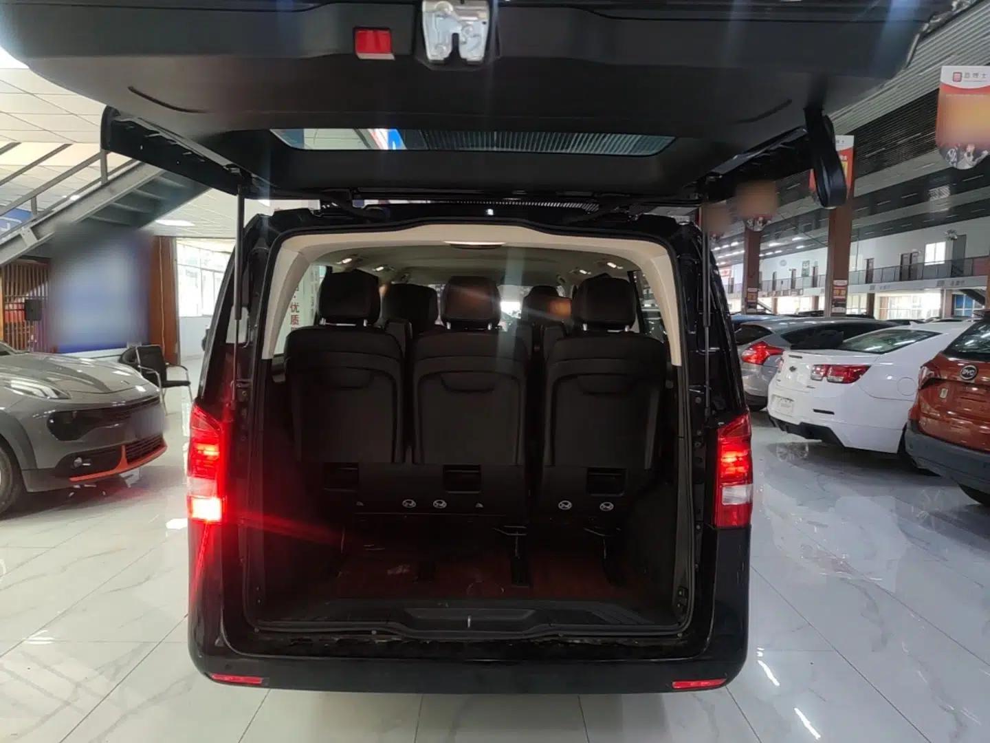 Mercedes-Benz Vito 2023 2.0T Business Version 7 Seats — миниатюра 27