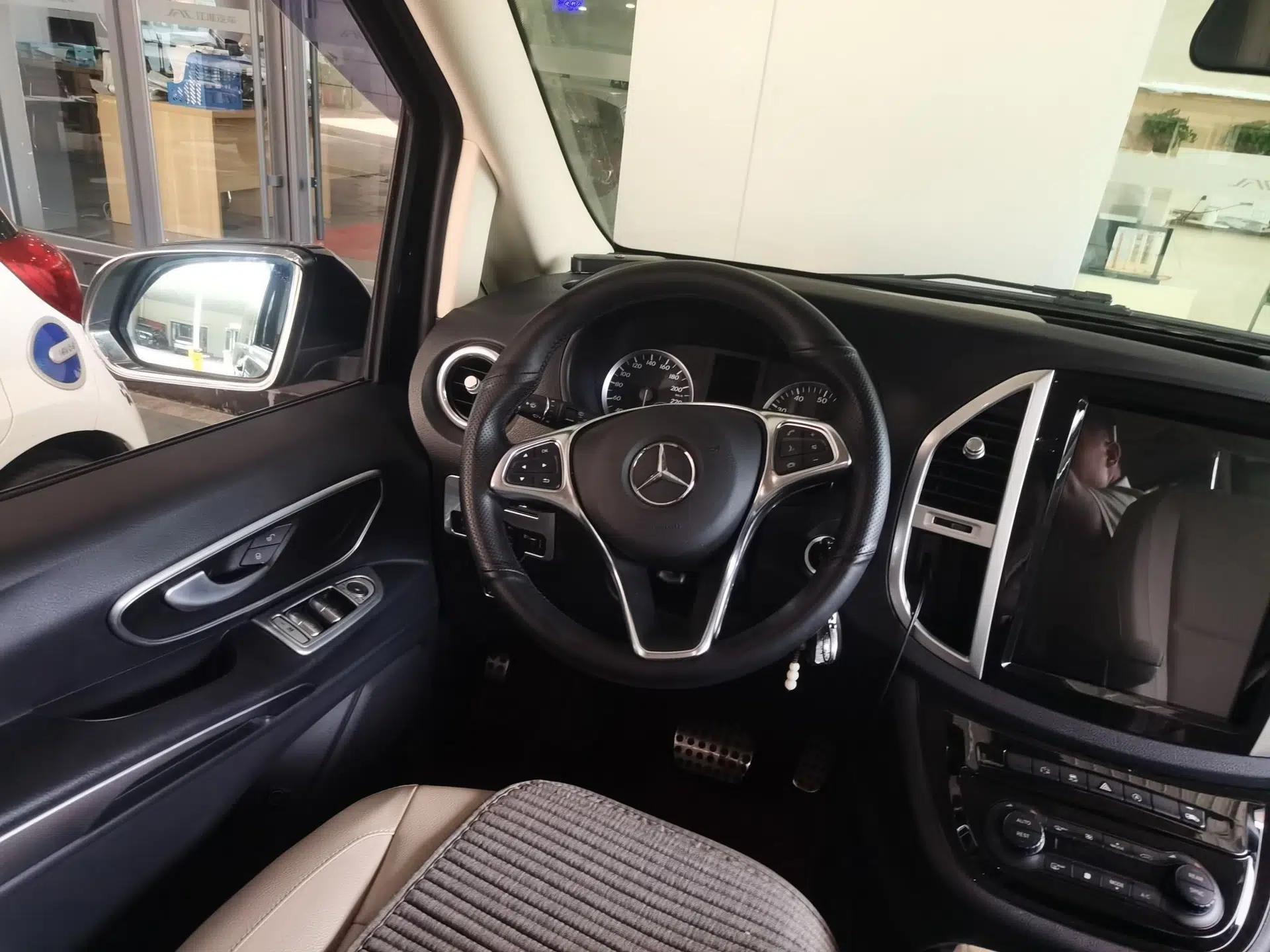 Mercedes-Benz Vito 2018 2.0T Elite Version 7 Seats China VI Emission Standard — миниатюра 10