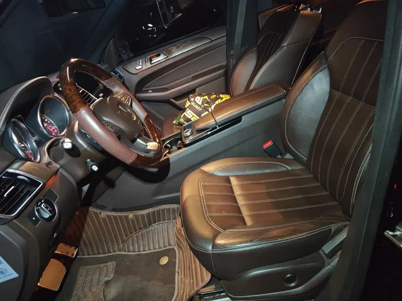 Mercedes-Benz GLE 2018 GLE 320 4MATIC Dynamic Edition Collector's Edition — миниатюра 15