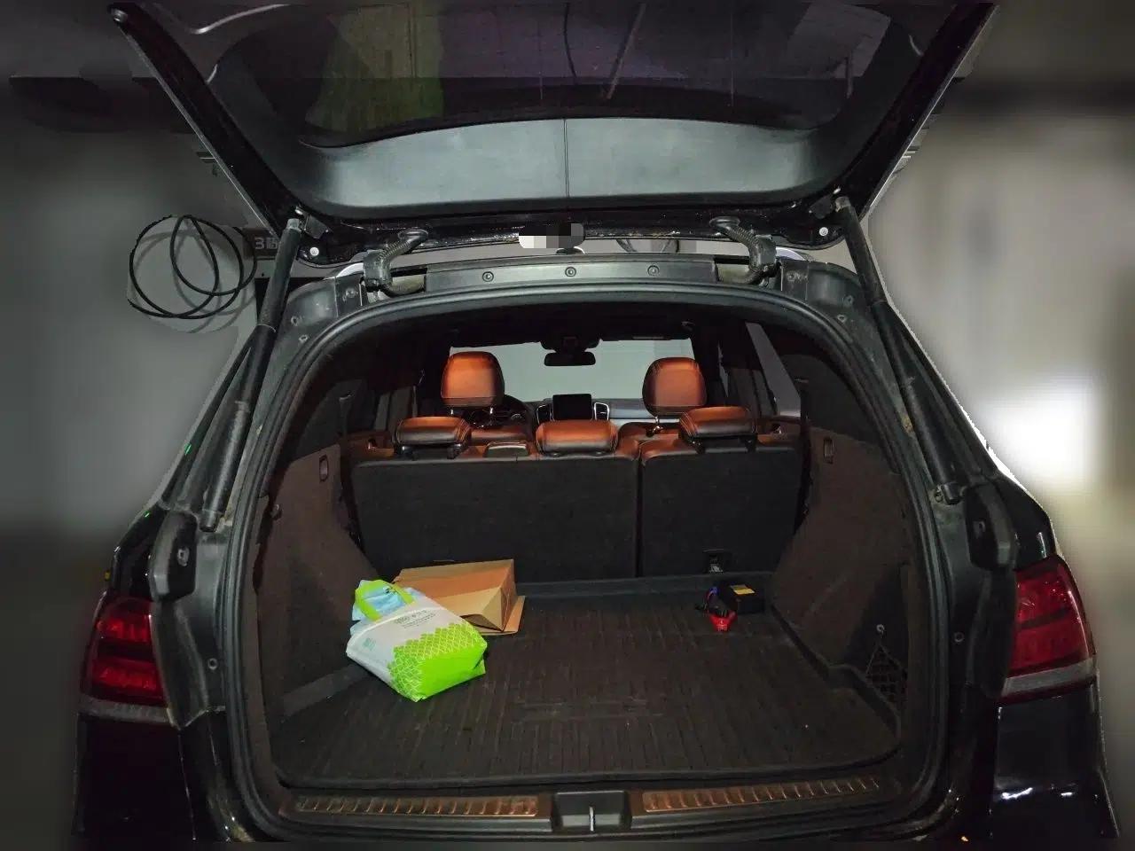 Mercedes-Benz GLE 2018 GLE 320 4MATIC Dynamic Edition Collector's Edition — миниатюра 19