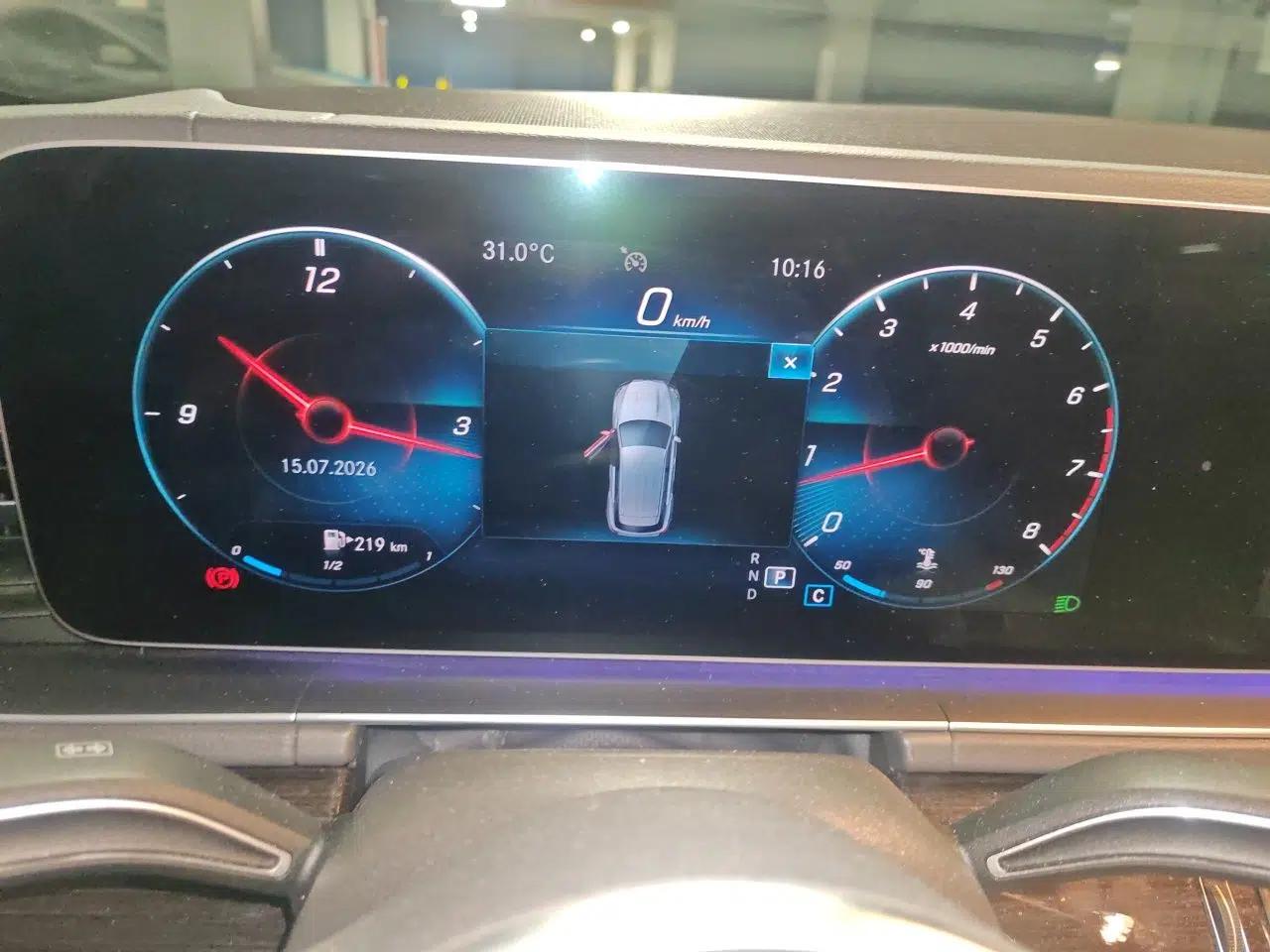 Mercedes-Benz GLE 2020 GLE 350 4MATIC Fashion Model — миниатюра 11
