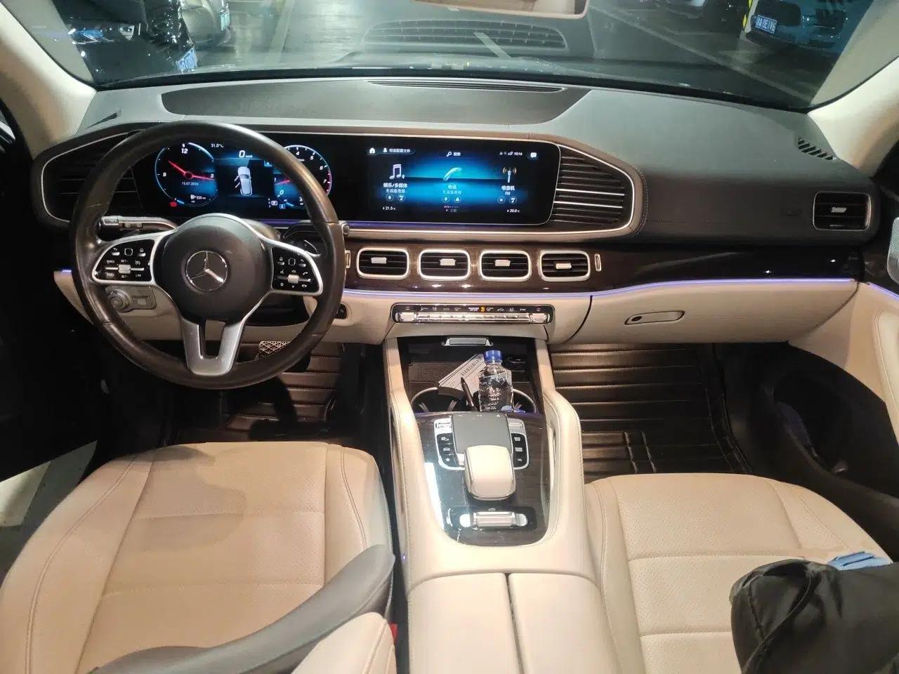 Mercedes-Benz GLE 2020 GLE 350 4MATIC Fashion Model — миниатюра 9