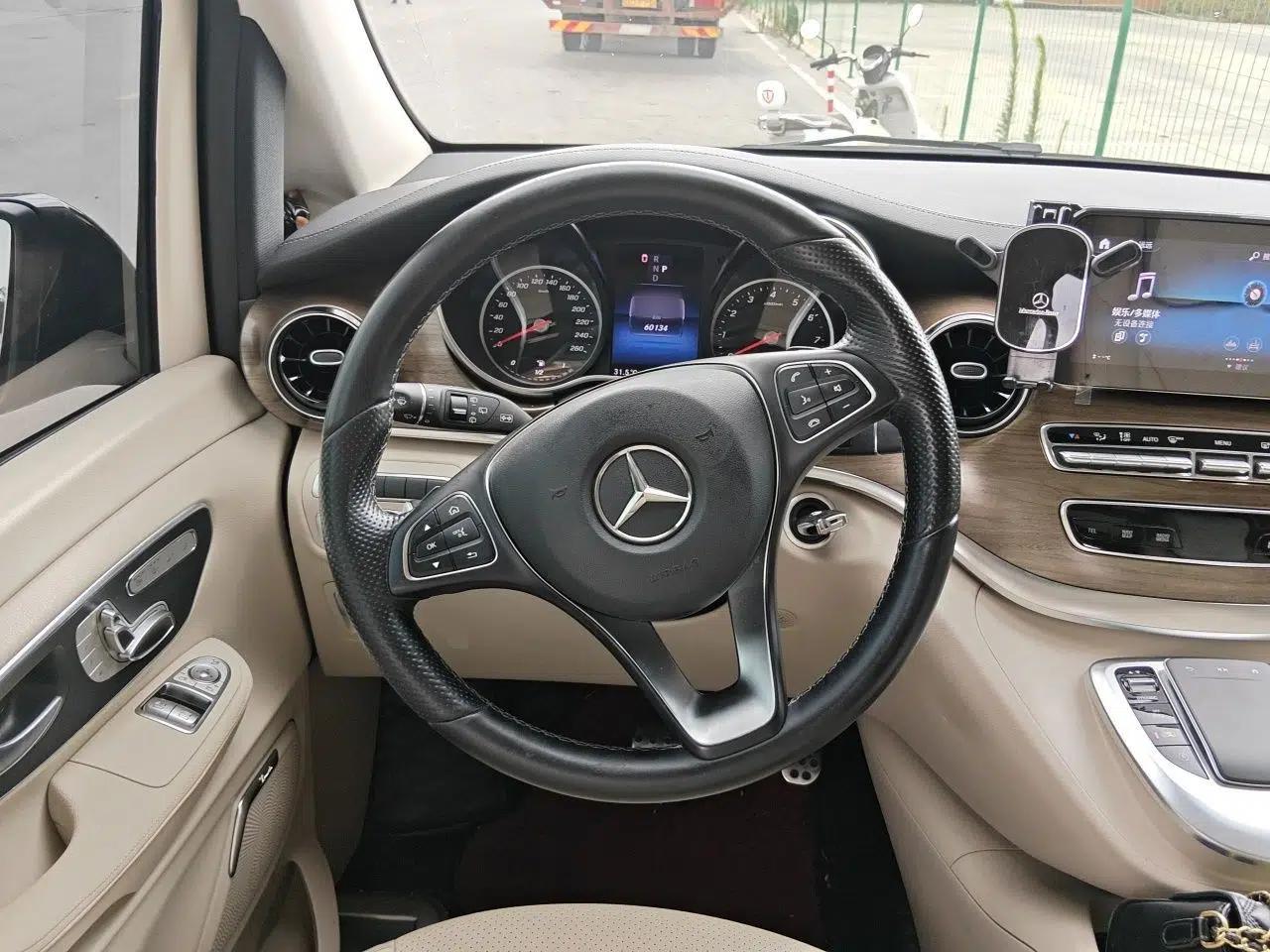 Mercedes-Benz V-Class 2021 V 260 L Long Wheelbase Prestige Edition — миниатюра 10