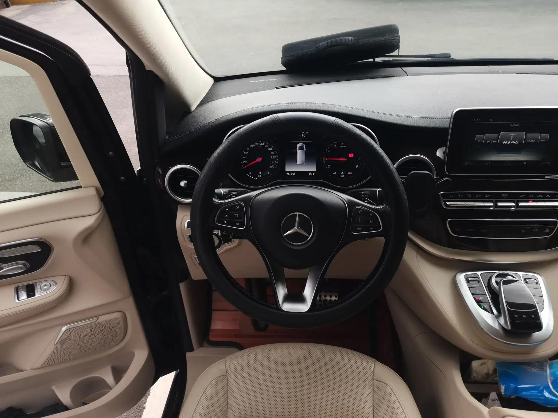Mercedes-Benz V-Class 2017 V 260 Prestige Edition — миниатюра 10