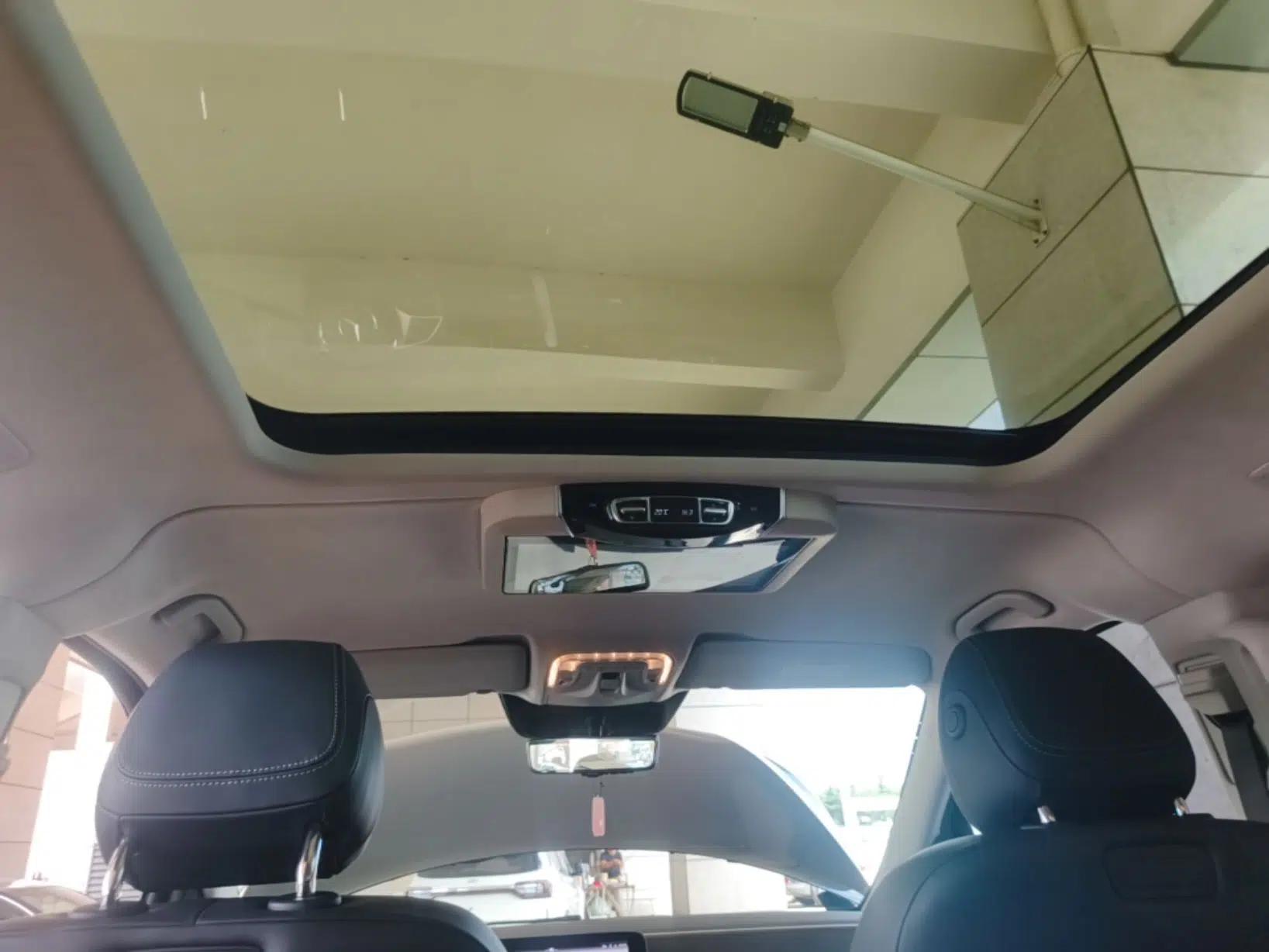 Mercedes-Benz V-Class 2024 V 300 L Long Wheelbase Luxury Edition — миниатюра 21