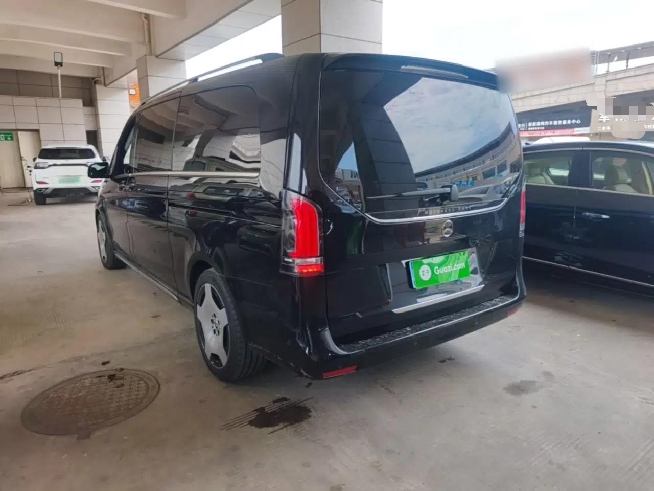 Mercedes-Benz V-Class 2024 V 300 L Long Wheelbase Luxury Edition — миниатюра 4