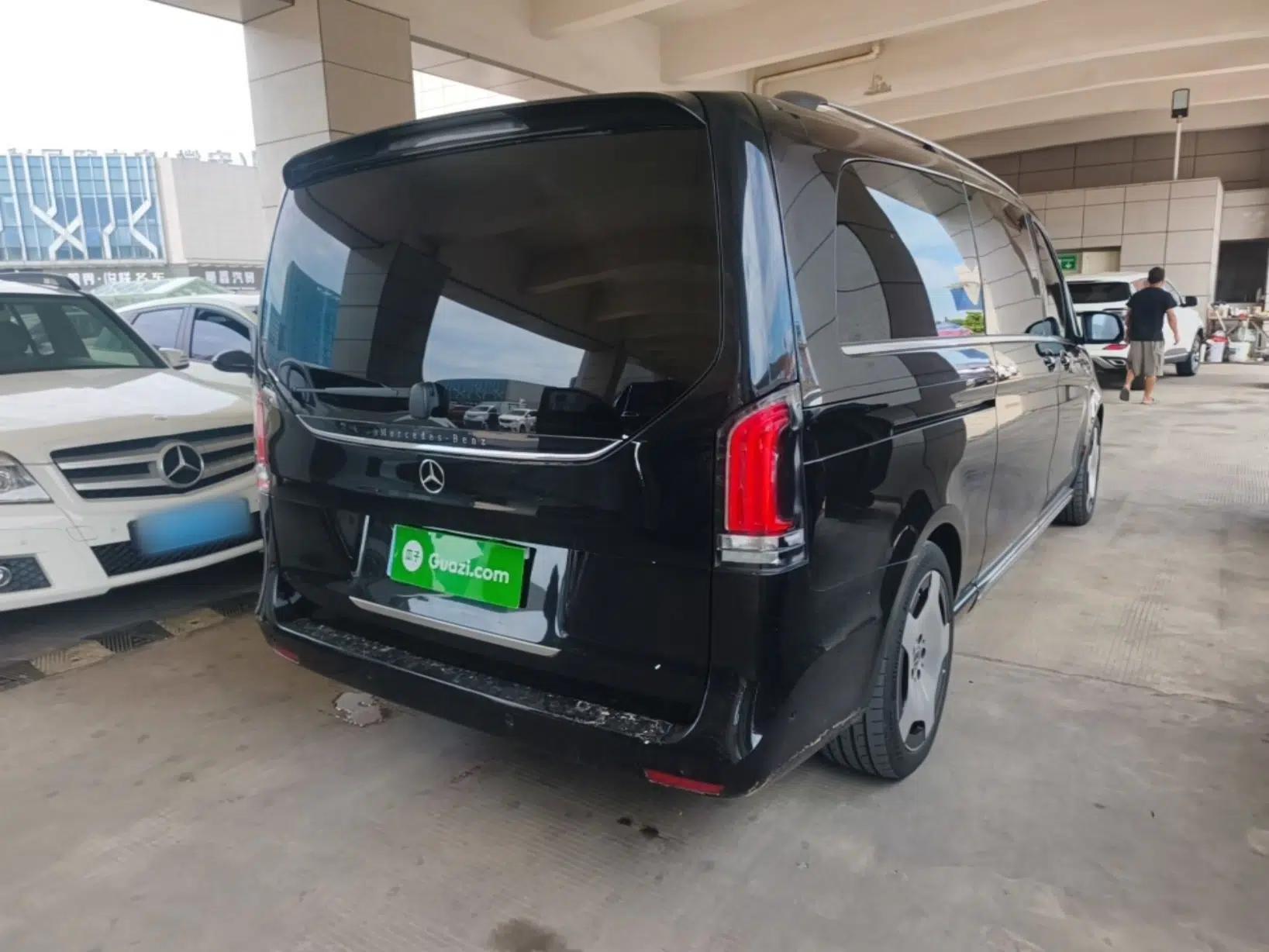 Mercedes-Benz V-Class 2024 V 300 L Long Wheelbase Luxury Edition — миниатюра 6
