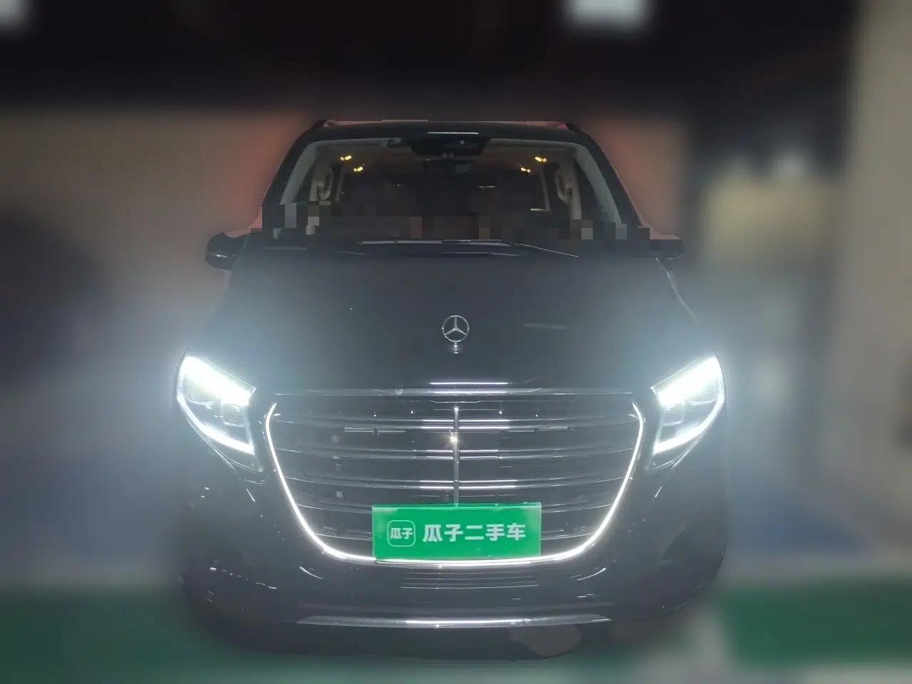 Mercedes-Benz V-Class 2024 V 300 L Long Wheelbase Luxury Edition — миниатюра 2