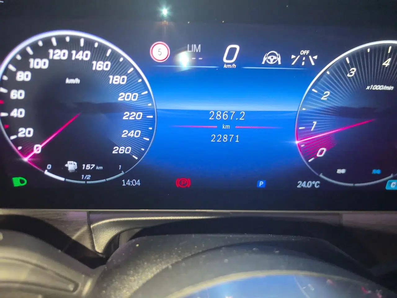 Mercedes-Benz V-Class 2024 V 300 L Long Wheelbase Luxury Edition — миниатюра 12
