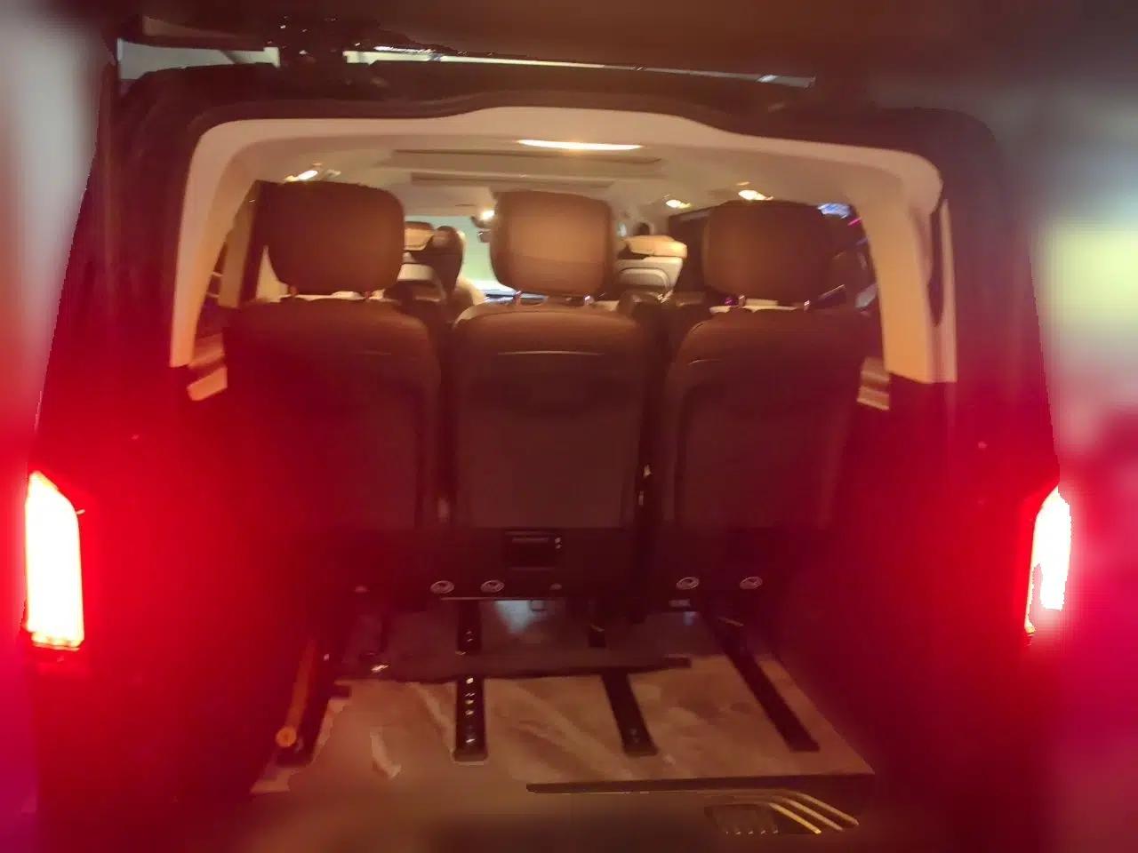 Mercedes-Benz V-Class 2024 V 300 L Long Wheelbase Luxury Edition — миниатюра 19