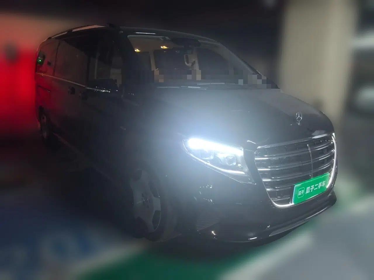 Mercedes-Benz V-Class 2024 V 300 L Long Wheelbase Luxury Edition — миниатюра 3