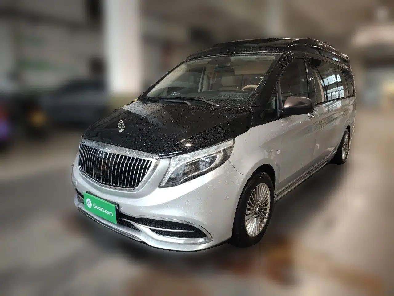 Mercedes-Benz V-Class Mercedes-Benz V-Class business-class conversion, 2021 model, 2.0T automatic, 7 seats. — миниатюра 1