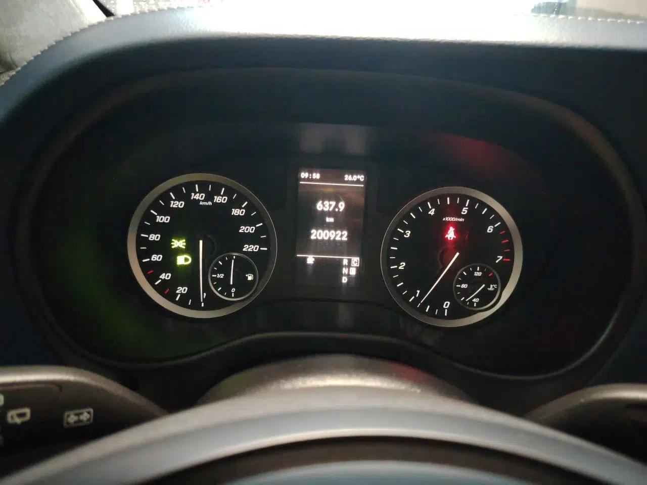 Mercedes-Benz V-Class Mercedes-Benz V-Class business-class conversion, 2021 model, 2.0T automatic, 7 seats. — миниатюра 11