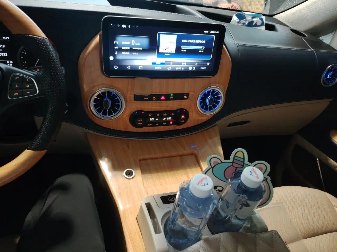 Mercedes-Benz V-Class Mercedes-Benz V-Class business-class conversion, 2021 model, 2.0T automatic, 7 seats. — миниатюра 13